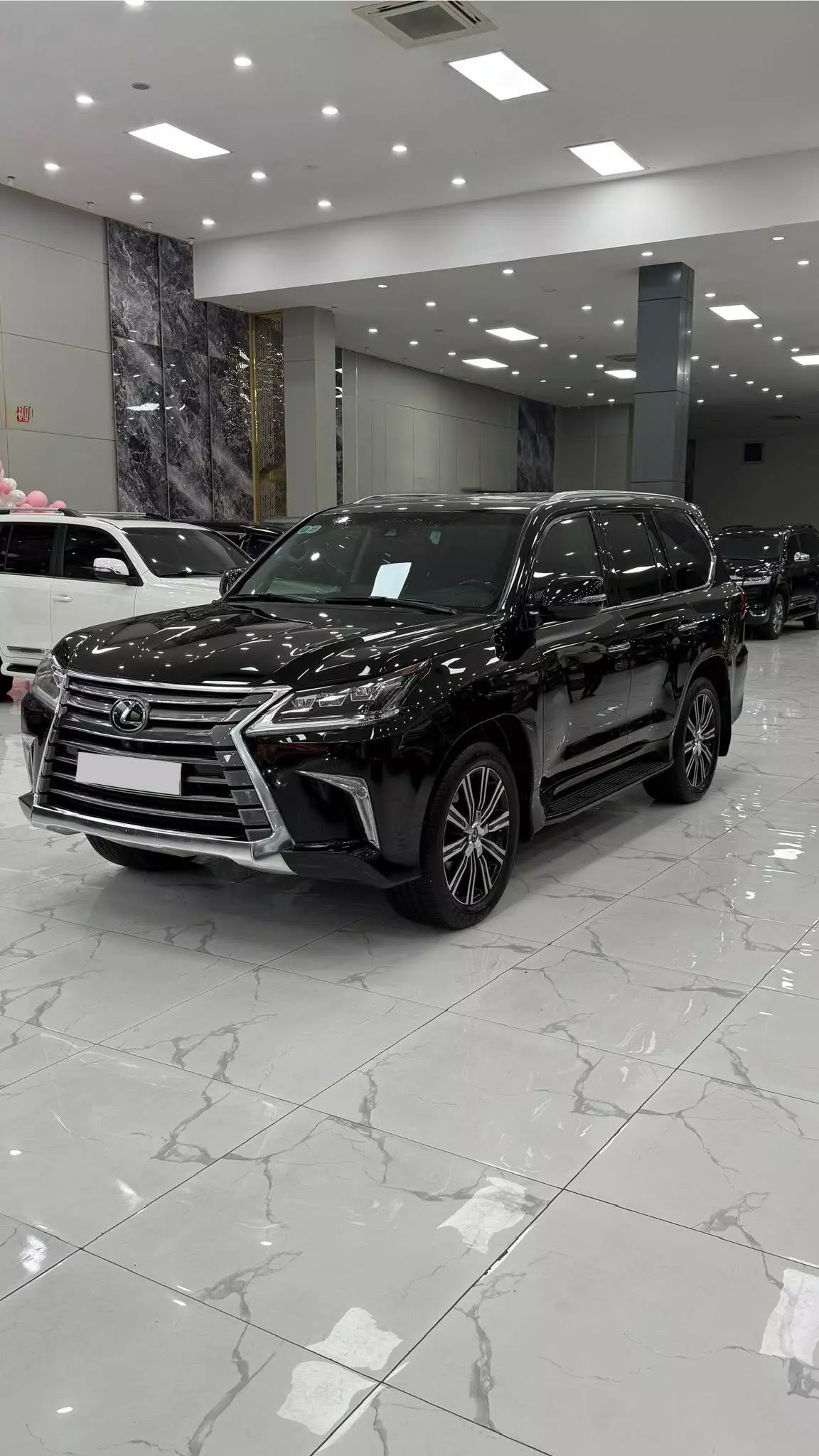 Bán Lexus LX570 nhập Mỹ, sản xuất 2018, lăn bánh chưa đầy 4 vạn,-2