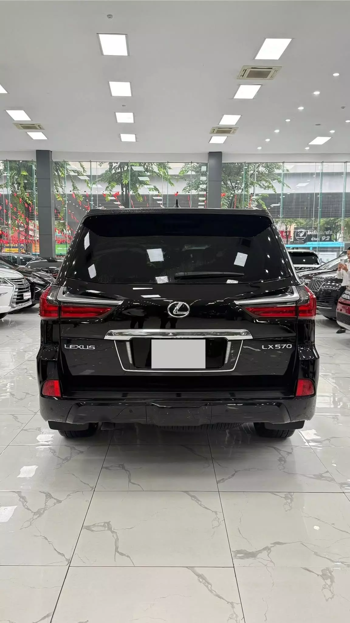 Bán Lexus LX570 nhập Mỹ, sản xuất 2018, lăn bánh chưa đầy 4 vạn,-3