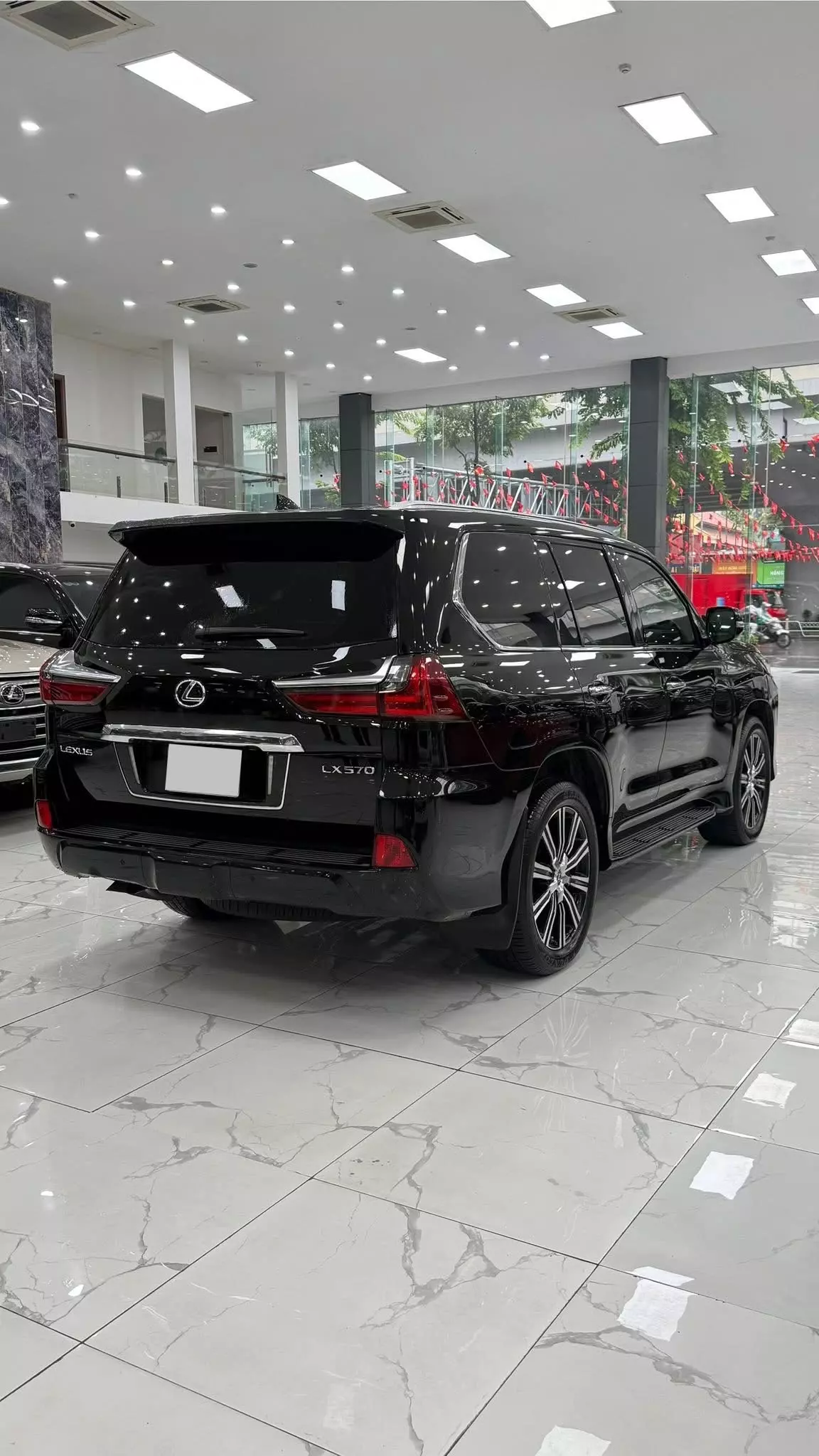 Bán Lexus LX570 nhập Mỹ, sản xuất 2018, lăn bánh chưa đầy 4 vạn,-5