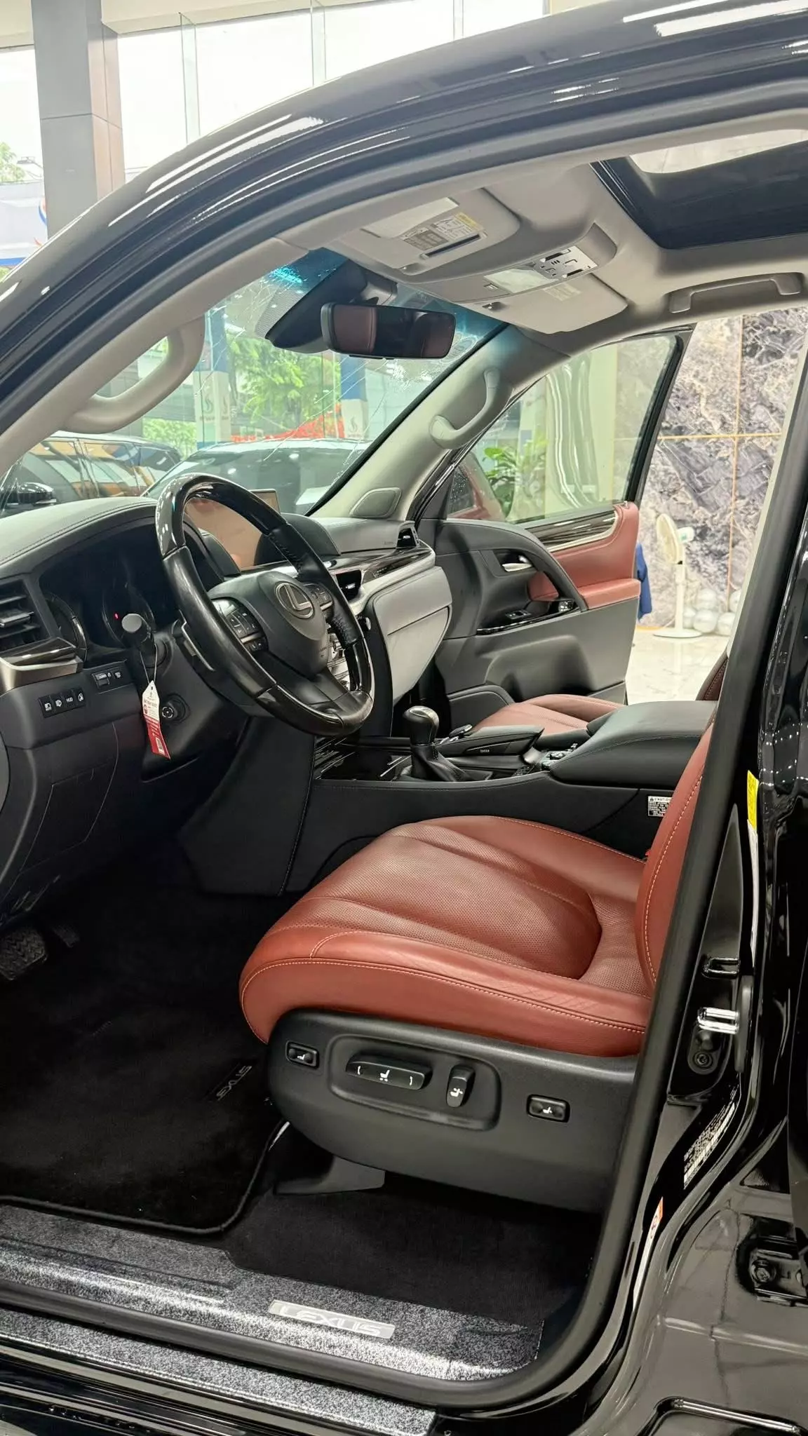 Bán Lexus LX570 nhập Mỹ, sản xuất 2018, lăn bánh chưa đầy 4 vạn,-8