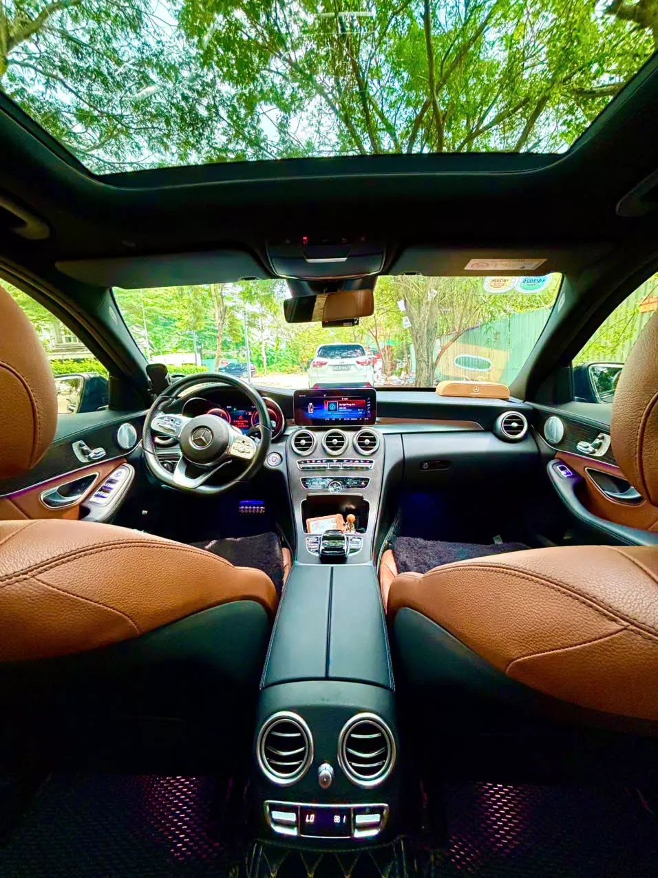 Chính chủ Xe Mercedes C300 AMG 2021 cần tìm chủ xe mới-1