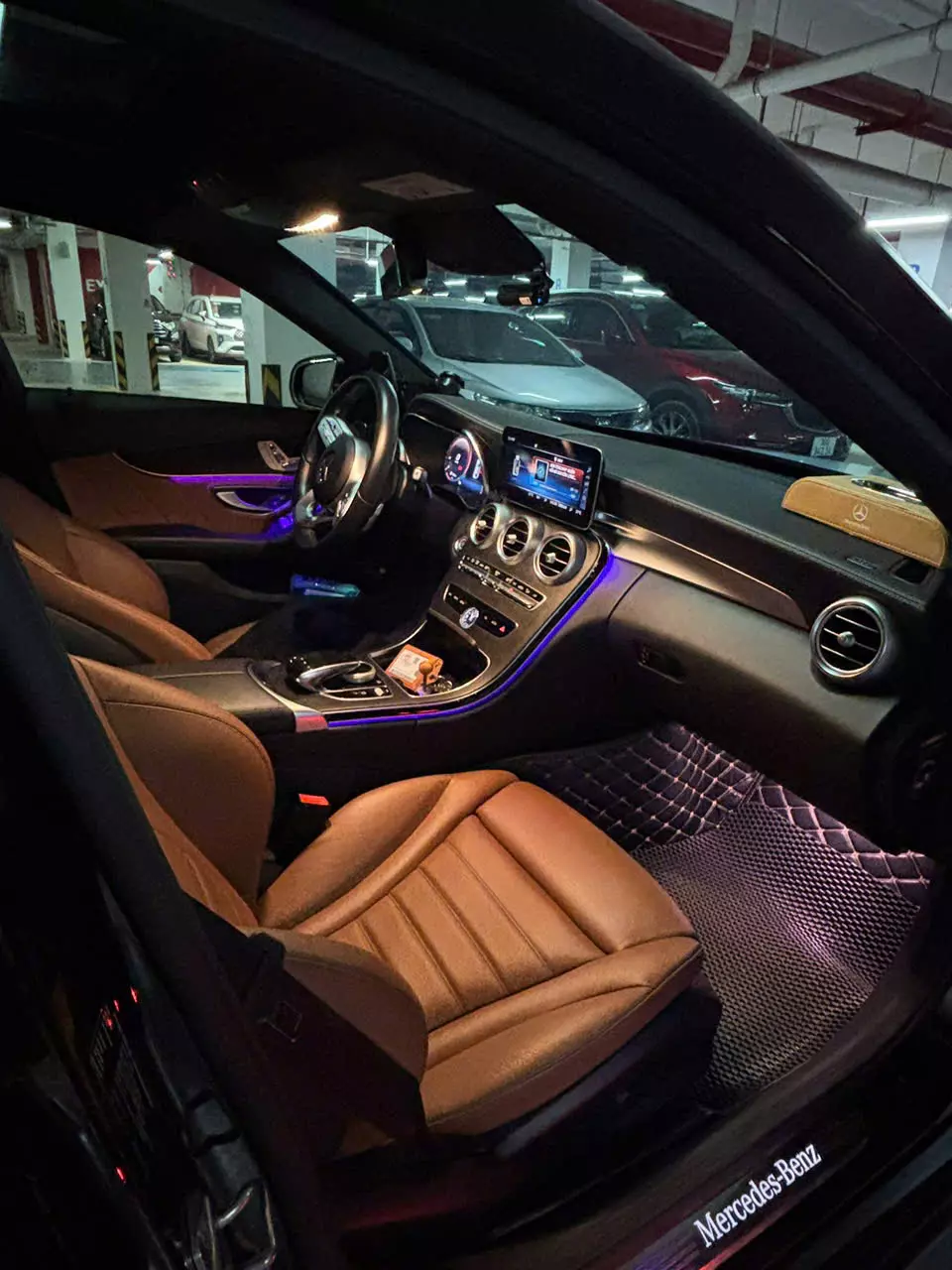 Chính chủ Xe Mercedes C300 AMG 2021 cần tìm chủ xe mới-5