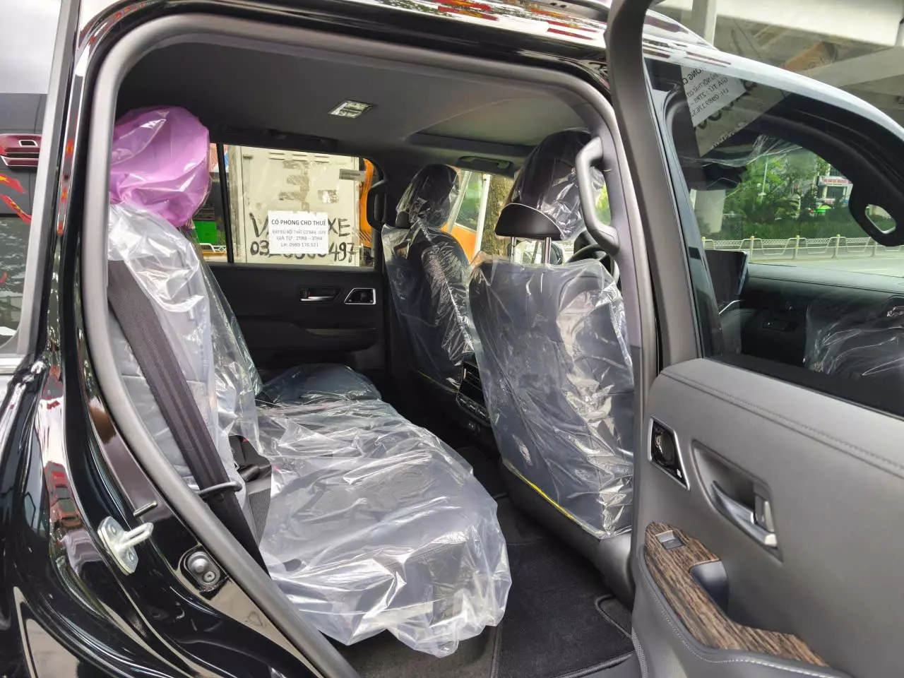 Toyota Land Cruiser LC300 Đen nt đen  2025 Mới 100%, xe em đang có sẵn,-3