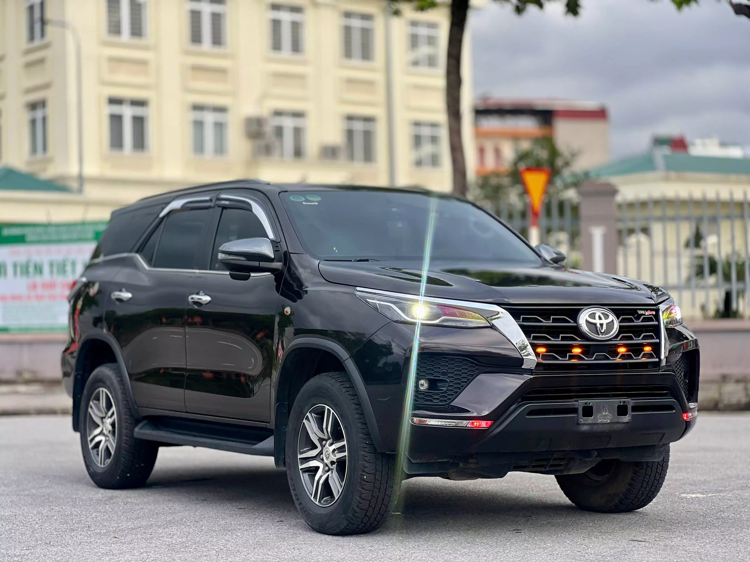 Fortuner máy dầu số tự động 1 cầu đời 2020 form mới-0