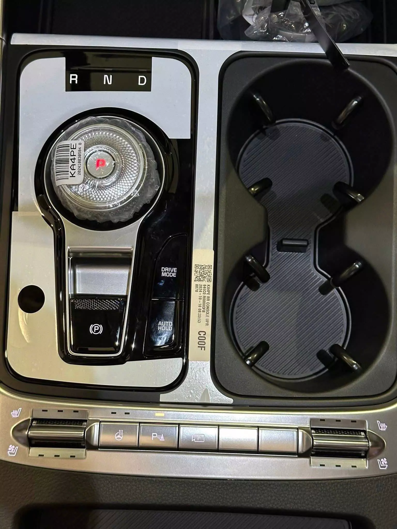 Kia Carnival 2.2D Signature 2025 – Màu Trắng Ngọc Trai-2