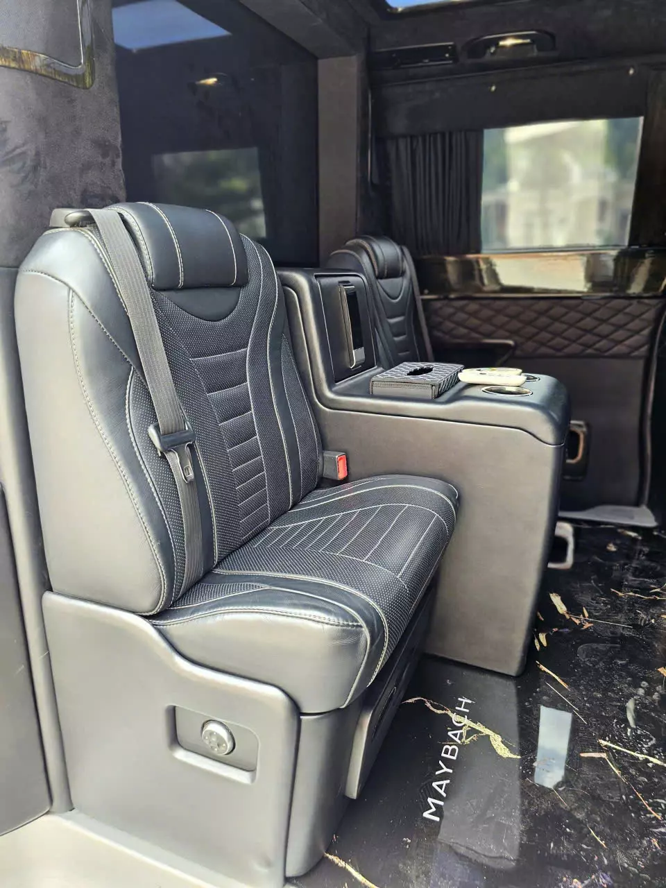  Cần bán Mercedes V250 đời 2016 – bản độ Maybach sang trọng-4