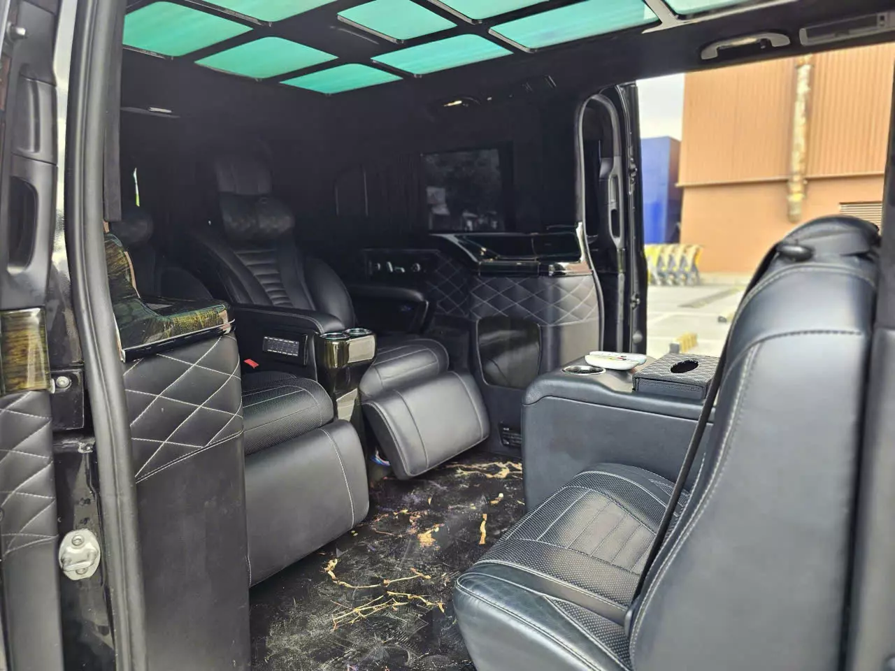  Cần bán Mercedes V250 đời 2016 – bản độ Maybach sang trọng-8