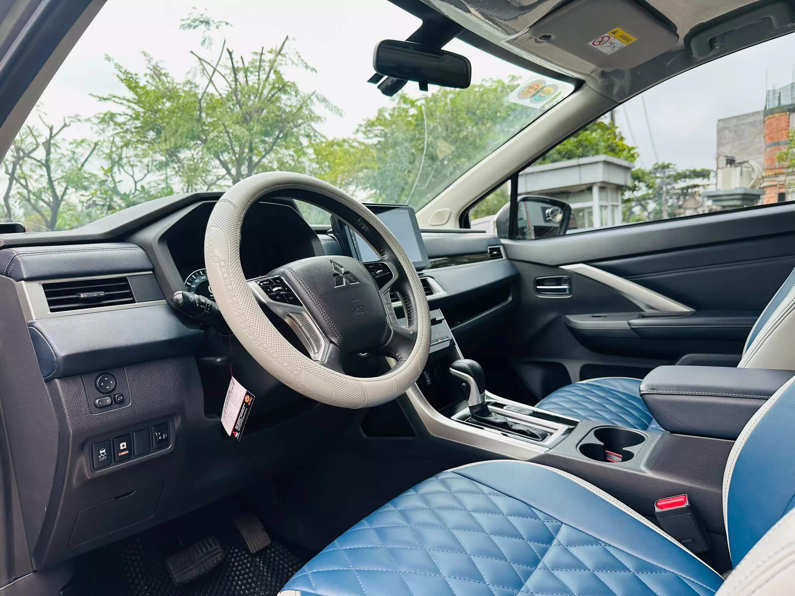 Xpander Cross 2023 màu Nâu sang trọng – Xe lướt cực mới, full option, nhập Indonesia-1