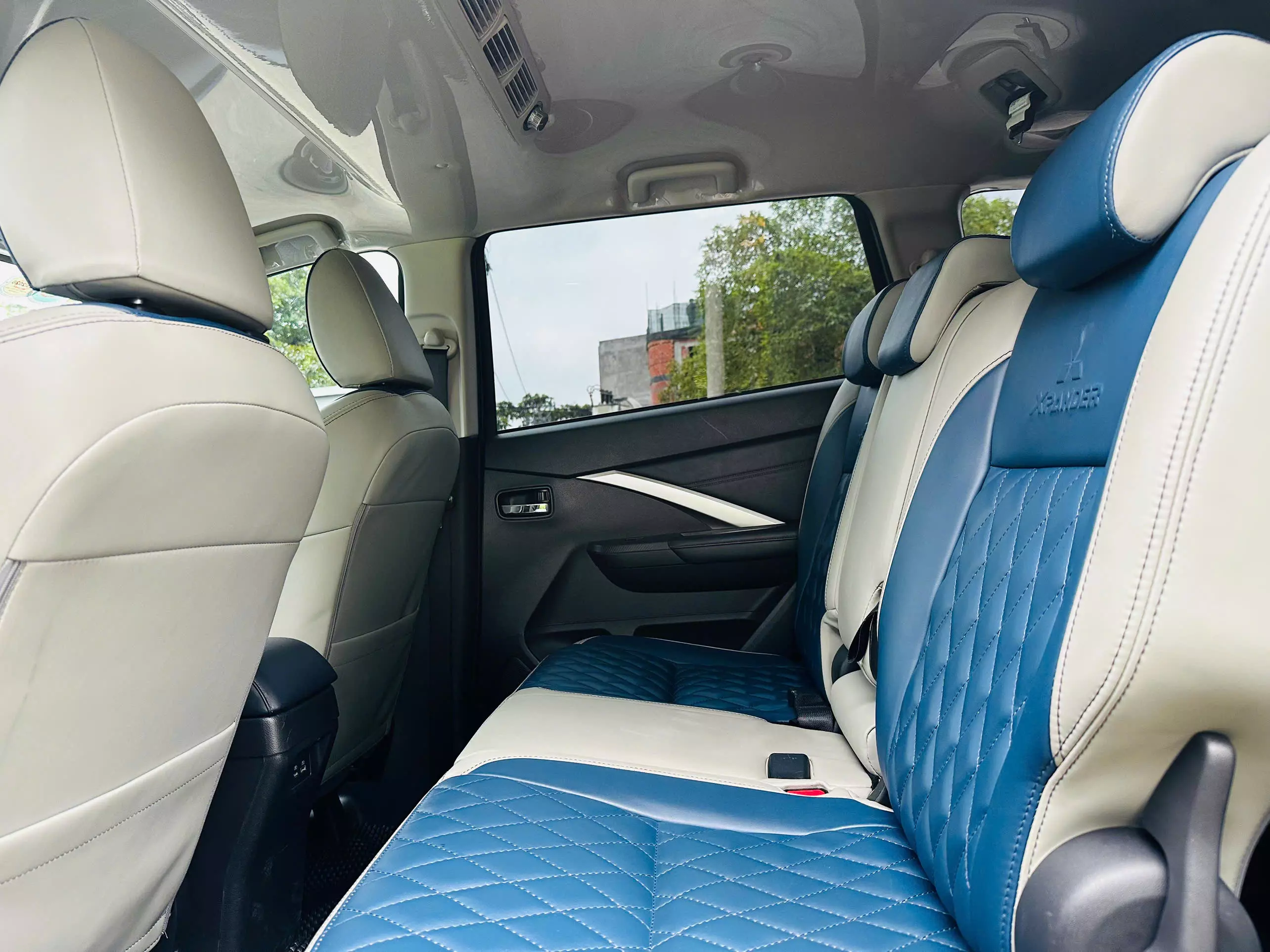 Xpander Cross 2023 màu Nâu sang trọng – Xe lướt cực mới, full option, nhập Indonesia-5