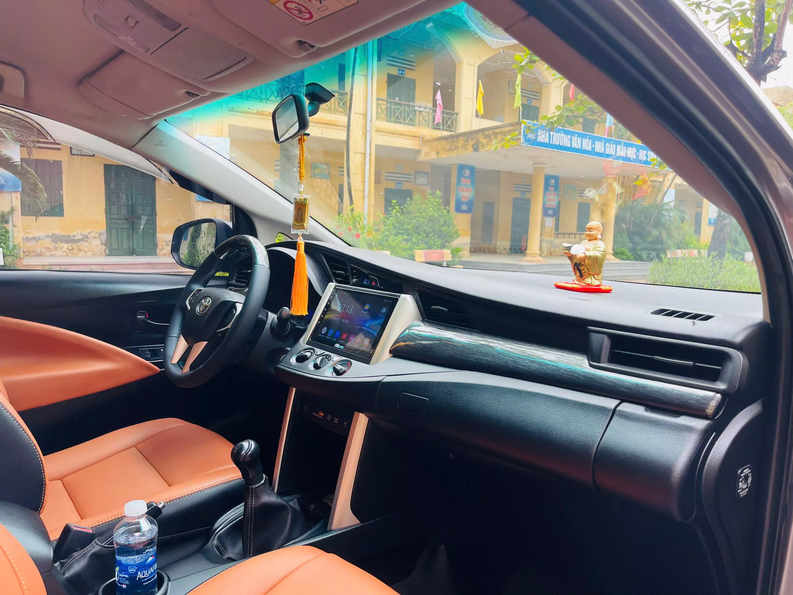 Tôi cần bán chiếc xe ô tô Toyota Innova 2.0E xe gđ sử dụng rất giữ gìn-8