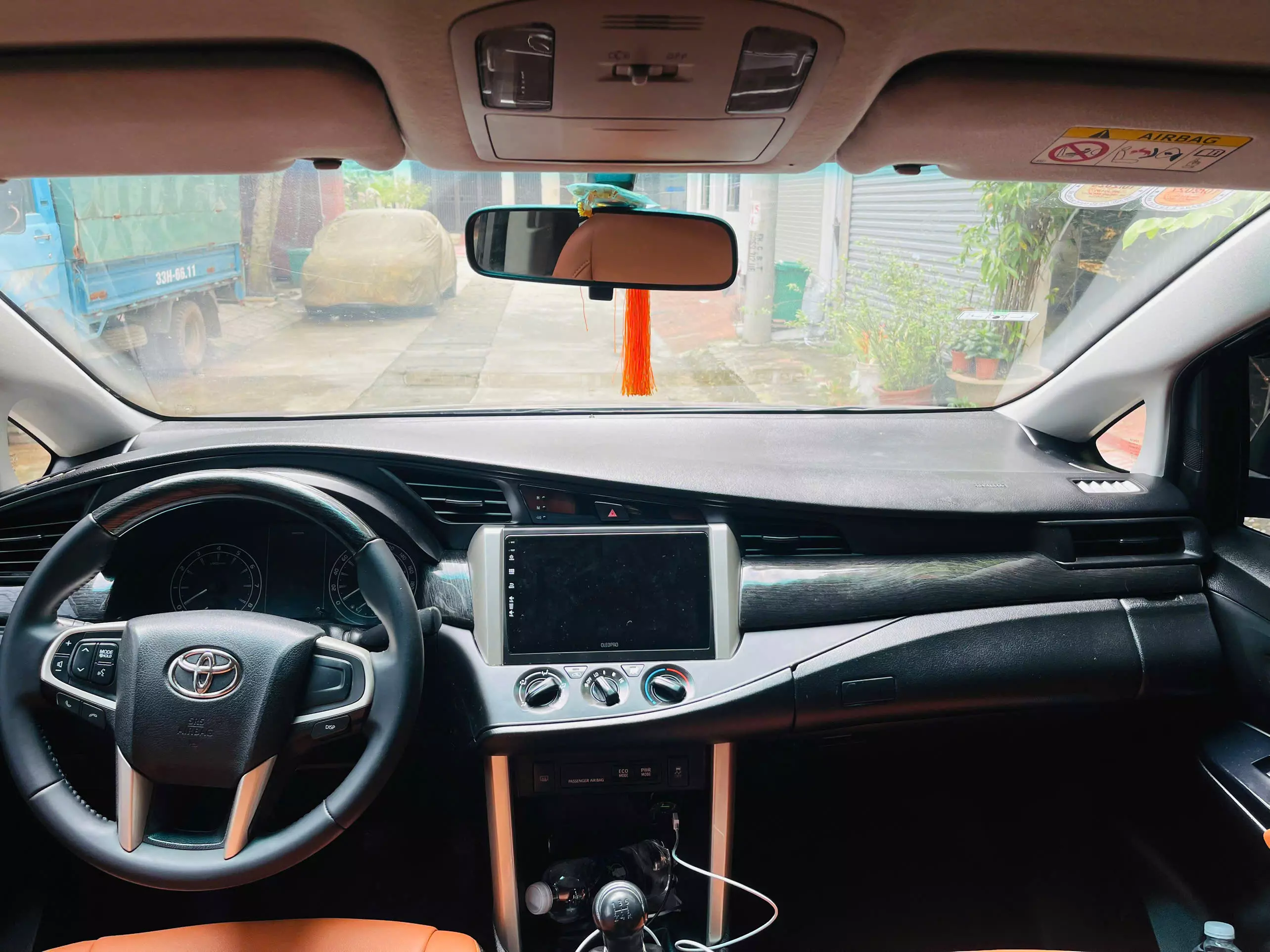 Gia đình tôi cần bán chiếc xe ô tô Toyota Innova 2.0E 2020-6