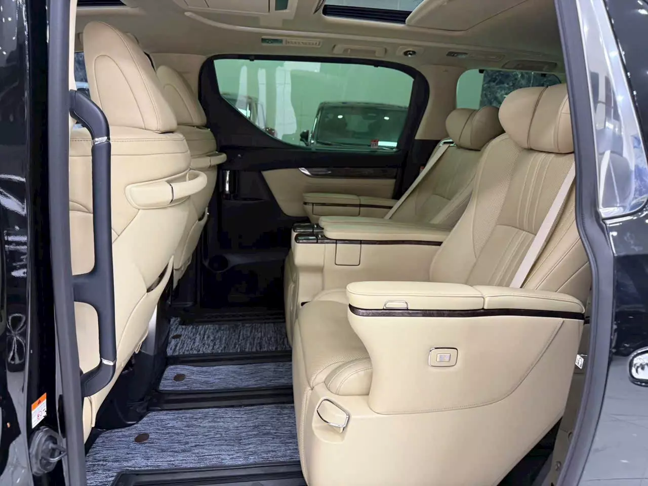 Bán Toyota Alphard Executive Lounge sản xuất 2022, sơn Zin 99%.-4
