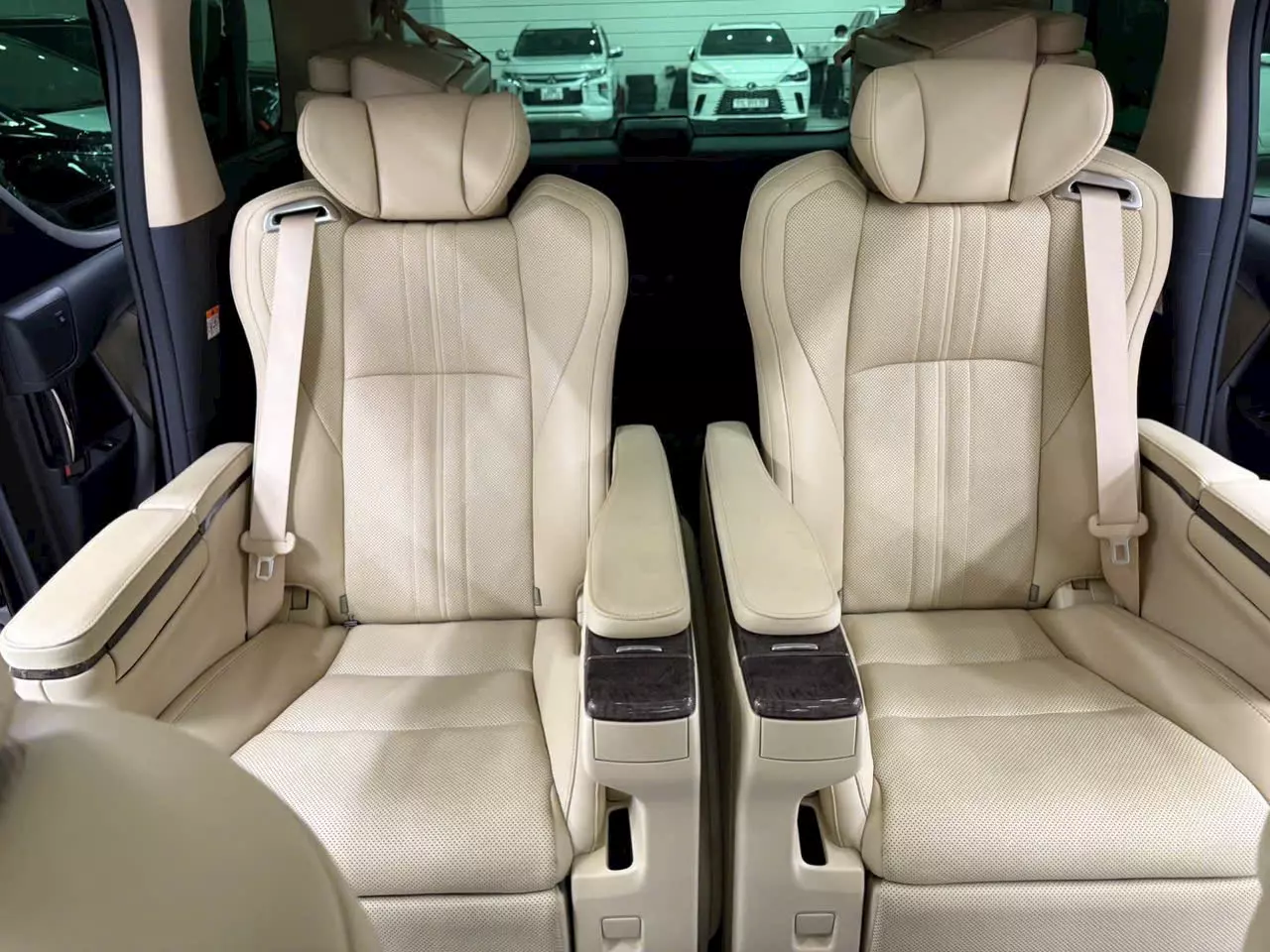 Bán Toyota Alphard Executive Lounge sản xuất 2022, sơn Zin 99%.-8
