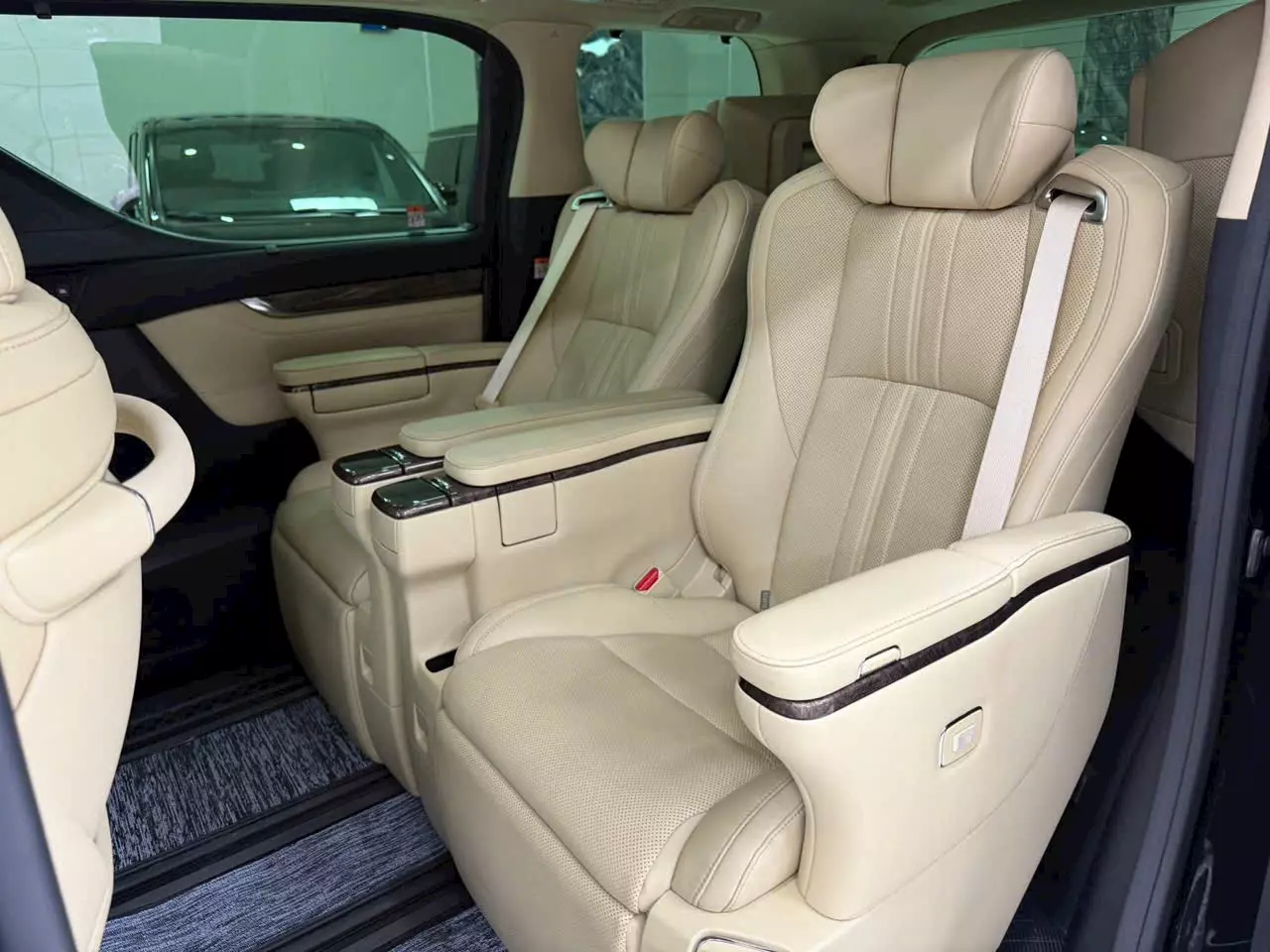 Bán Toyota Alphard Executive Lounge sản xuất 2022, sơn Zin 99%.-9