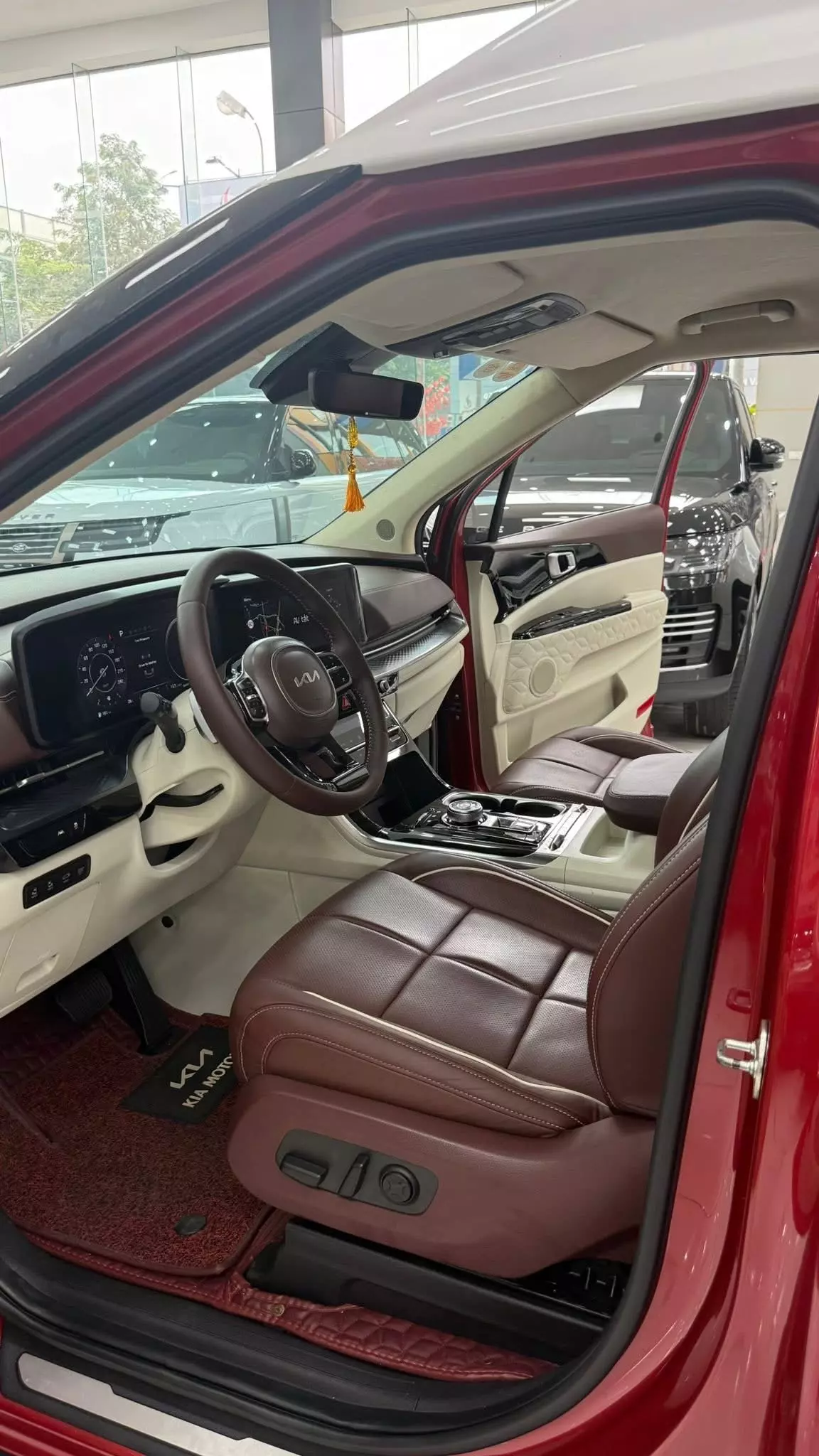 Bán KIA Canival Roya 04 chỗ siêu VIP, phiên bản giới hạn,sản xuất 2023-7