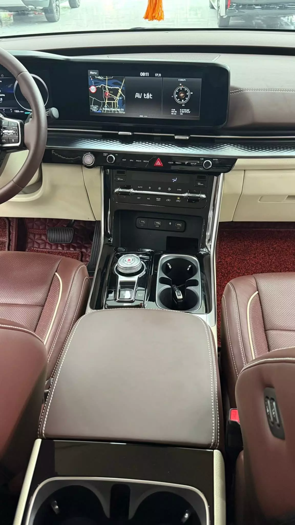 Bán KIA Canival Roya 04 chỗ siêu VIP, phiên bản giới hạn,sản xuất 2023-11