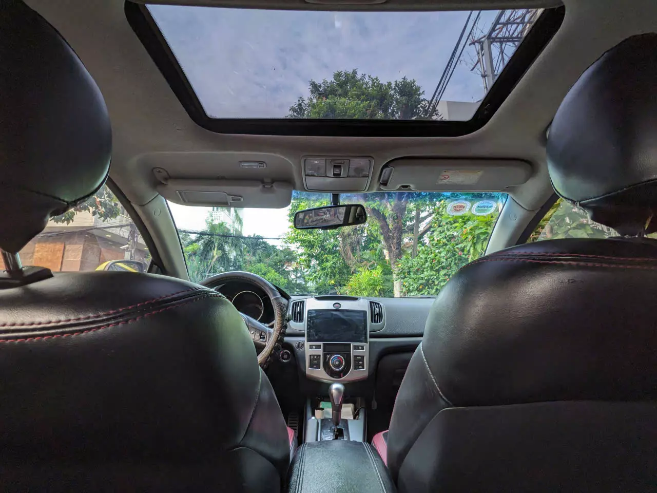  Vì có nhu cầu đổi xe mới, nên mình để lại chiếc Kia Koup nhập khẩu nguyên chiếc – đời 2009-4