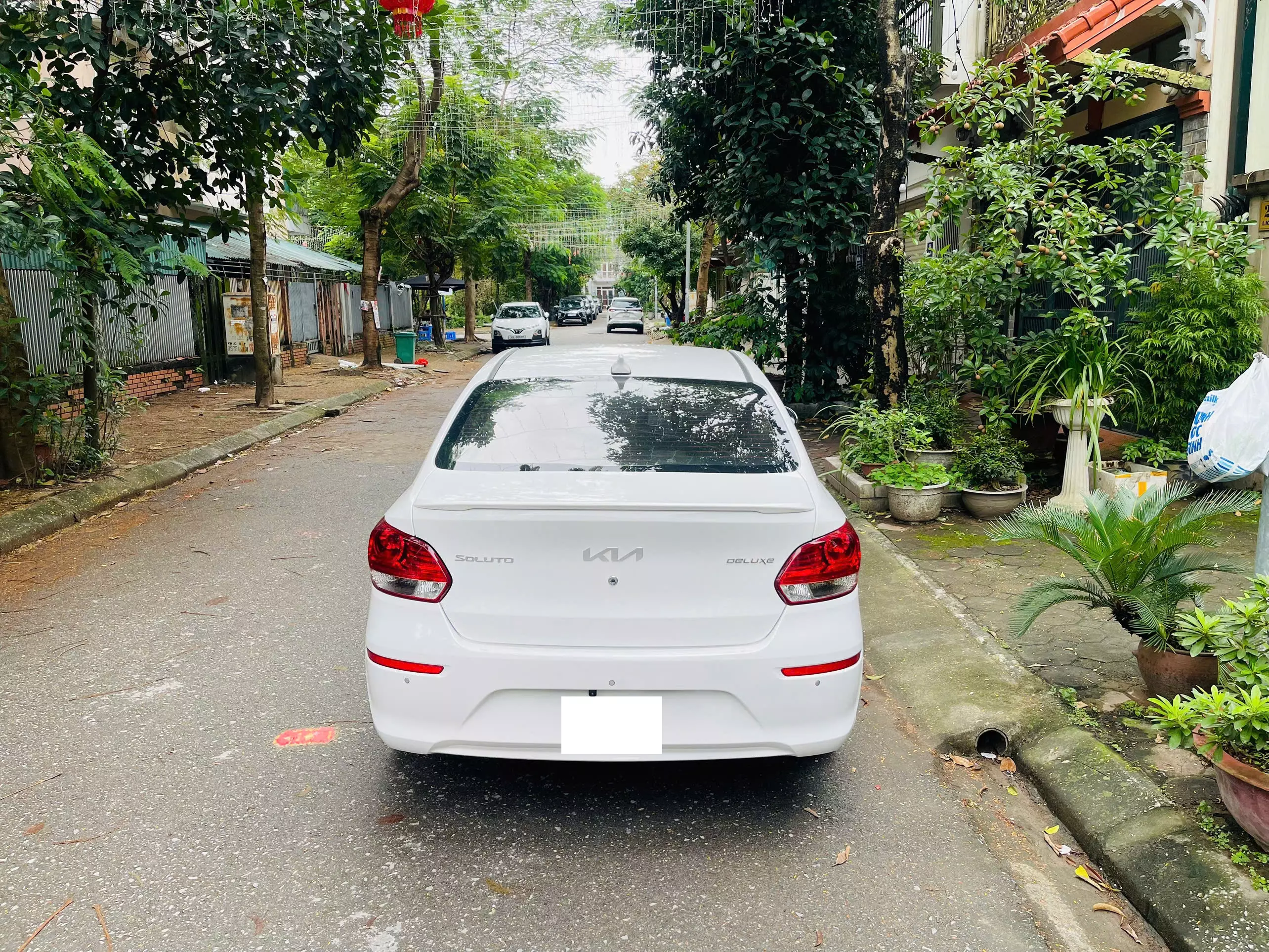 Tôi cần bán chiếc xe KIA SOLUTO 1.4MT Deluxe 2024 màu trắng.xe tên tư nhân chính chủ tôi sử dụng giữ gìn rất cẩn thận-9