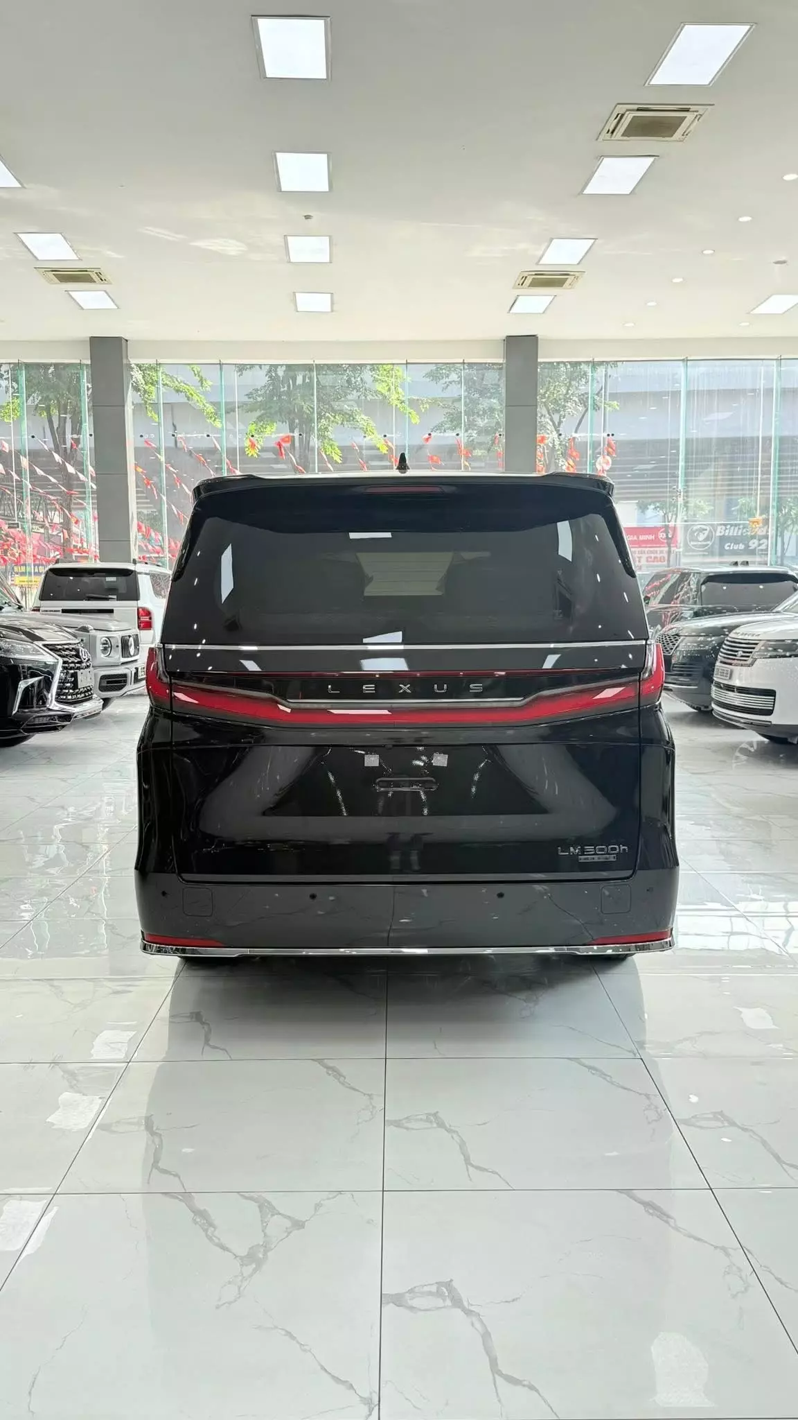 Giao ngay Lexus LM500h 4 chỗ VIP, sản xuất 2025, mới 100%.-1