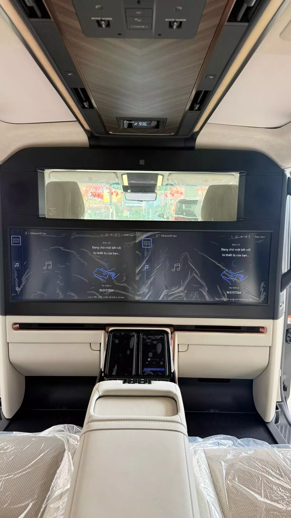 Giao ngay Lexus LM500h 4 chỗ VIP, sản xuất 2025, mới 100%.-3