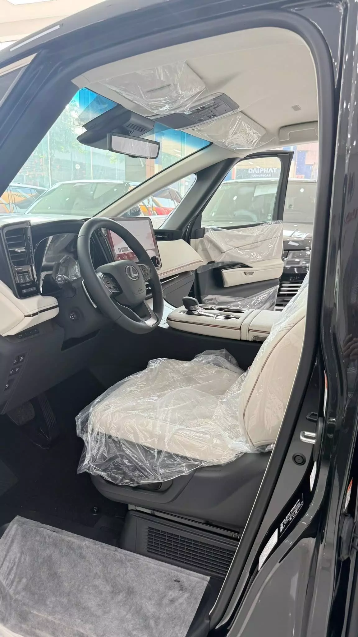 Giao ngay Lexus LM500h 4 chỗ VIP, sản xuất 2025, mới 100%.-6