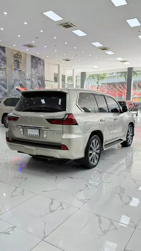 Bán Lexus LX570 sản xuất 2016, màu vàng cát cực đẹp.-5