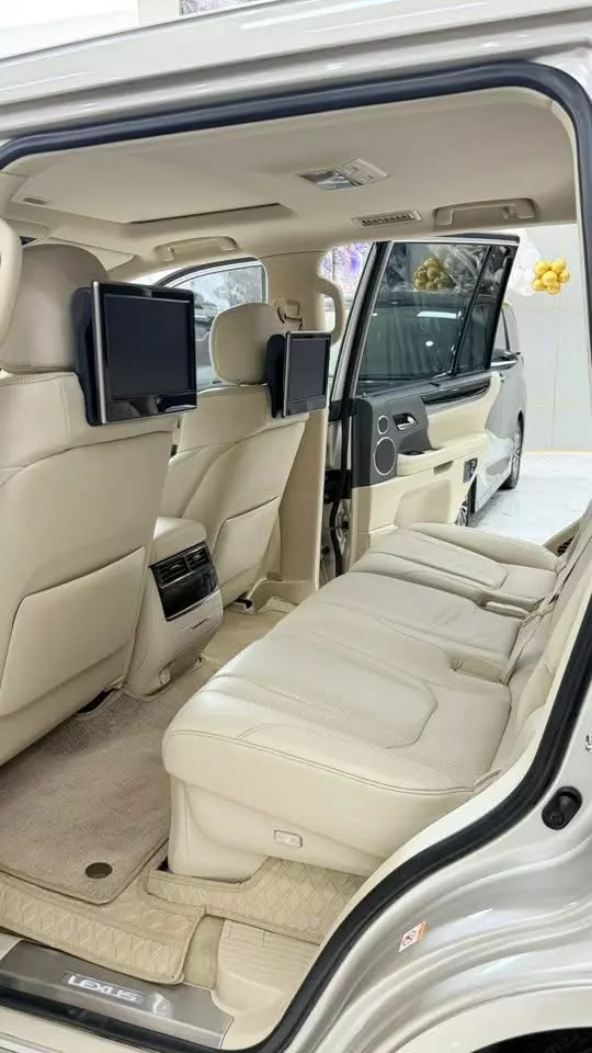 Bán Lexus LX570 sản xuất 2016, màu vàng cát cực đẹp.-9