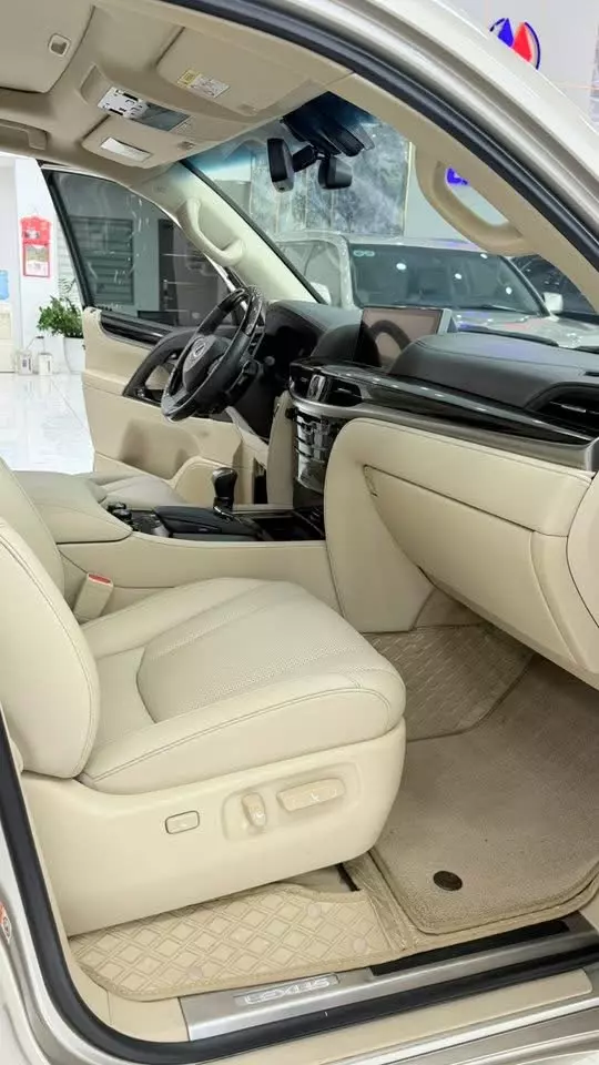 Bán Lexus LX570 sản xuất 2016, màu vàng cát cực đẹp.-8