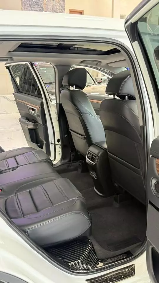 Bán Honda CRV-L sản xuất 2022. Xe chạy ít, một chủ Hà Nội.-7