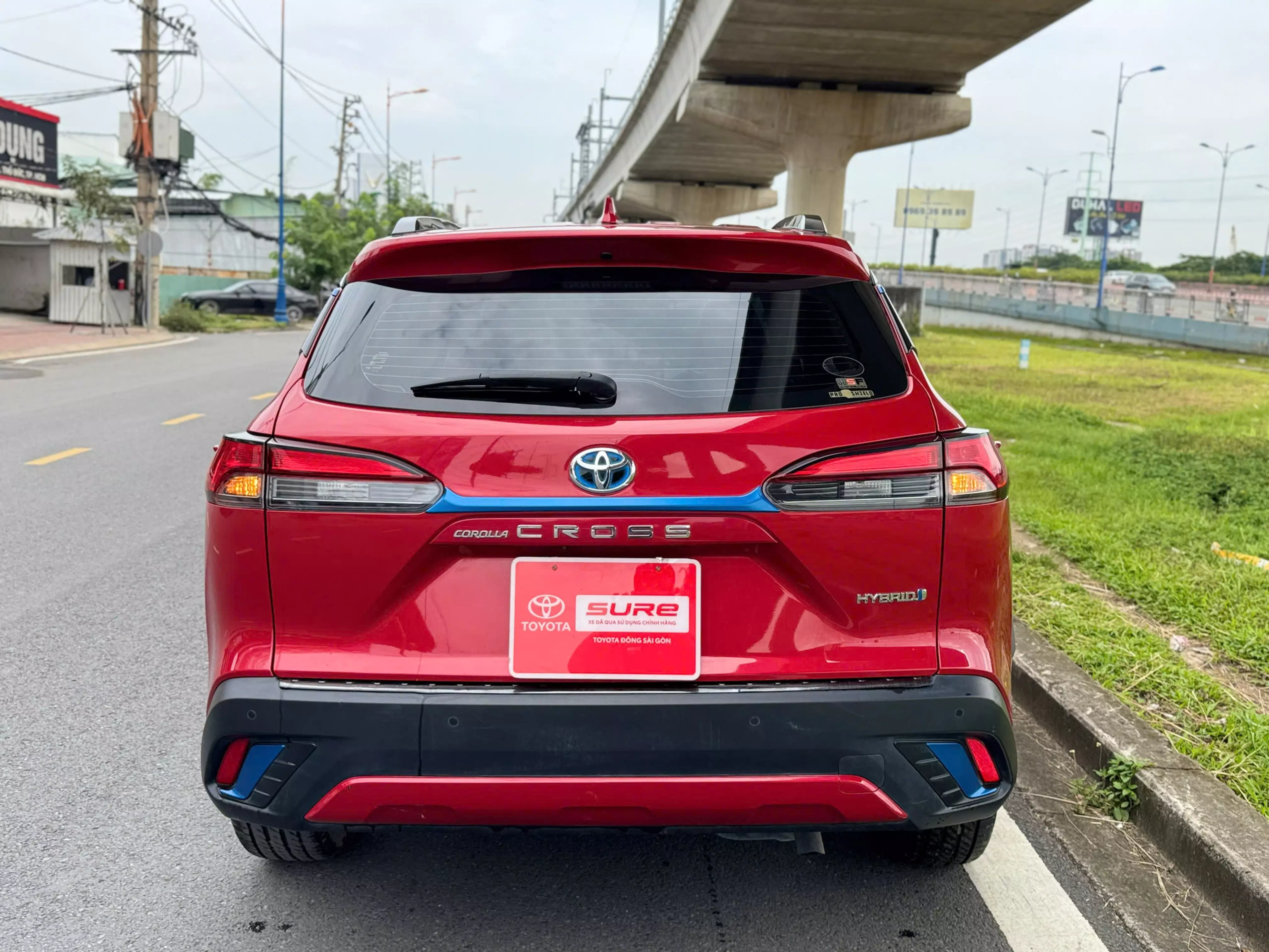 Cần bán gấp Toyota Corolla Cross Cross 1.8 HEV 2021, màu đỏ, nhập khẩu chính hãng-1