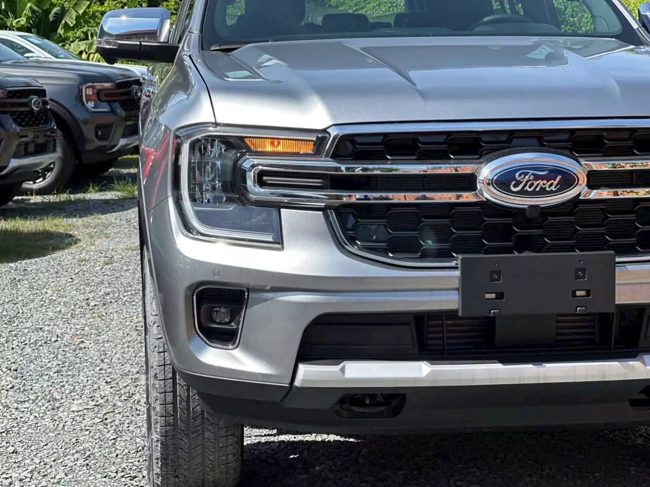  EVEREST TITANIUM 4x2-3