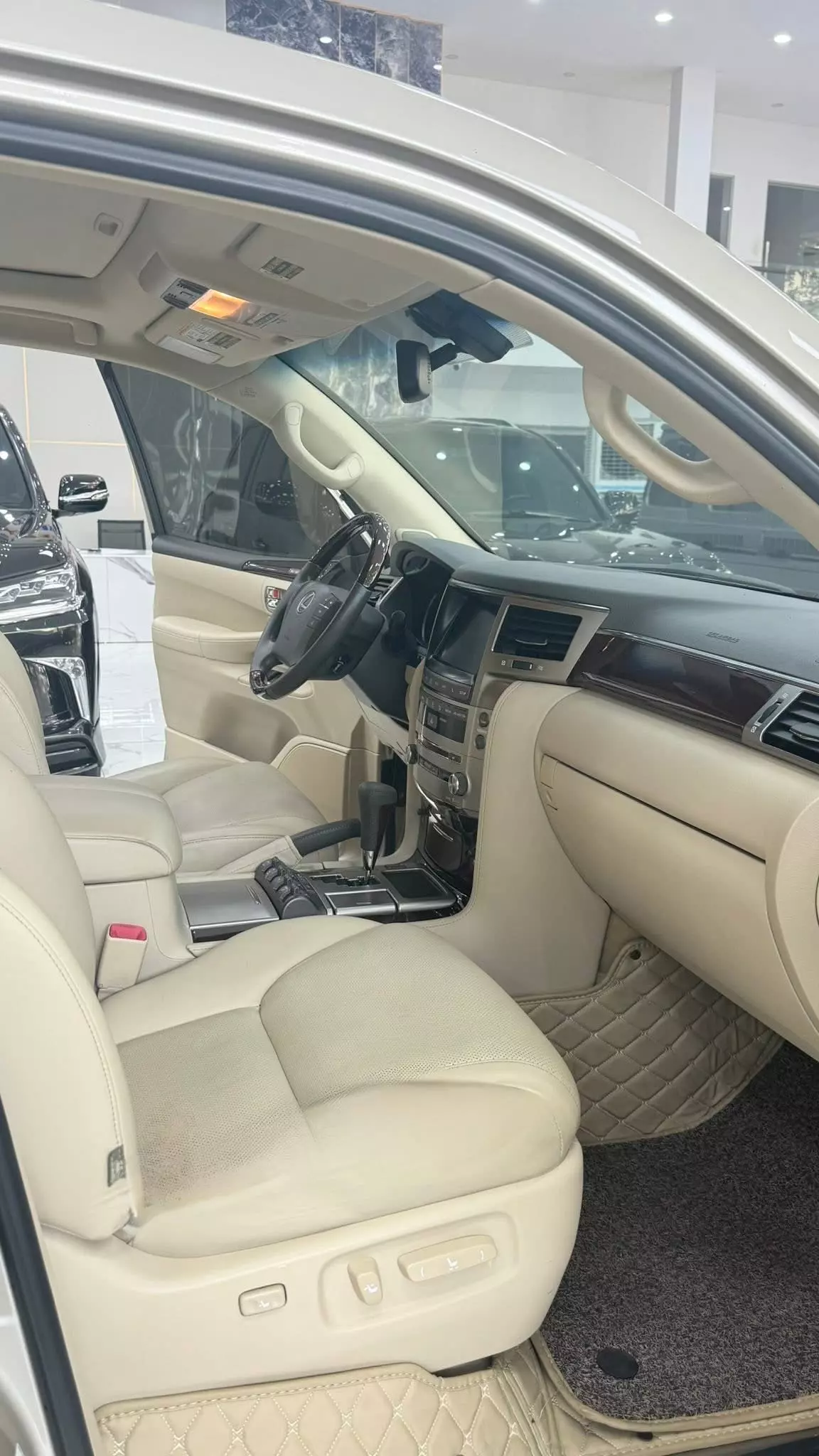 Bán Lexus LX570 nhập Mỹ, sản xuất 2014. xe chạy ít cực mới.-8