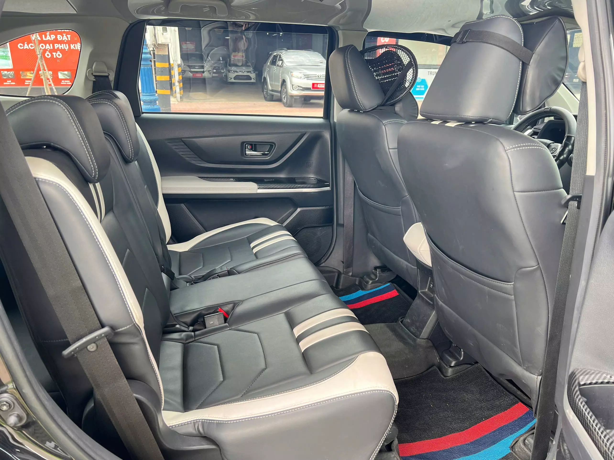 Cần bán Toyota Veloz Cross Veloz top 2024, màu đen-4