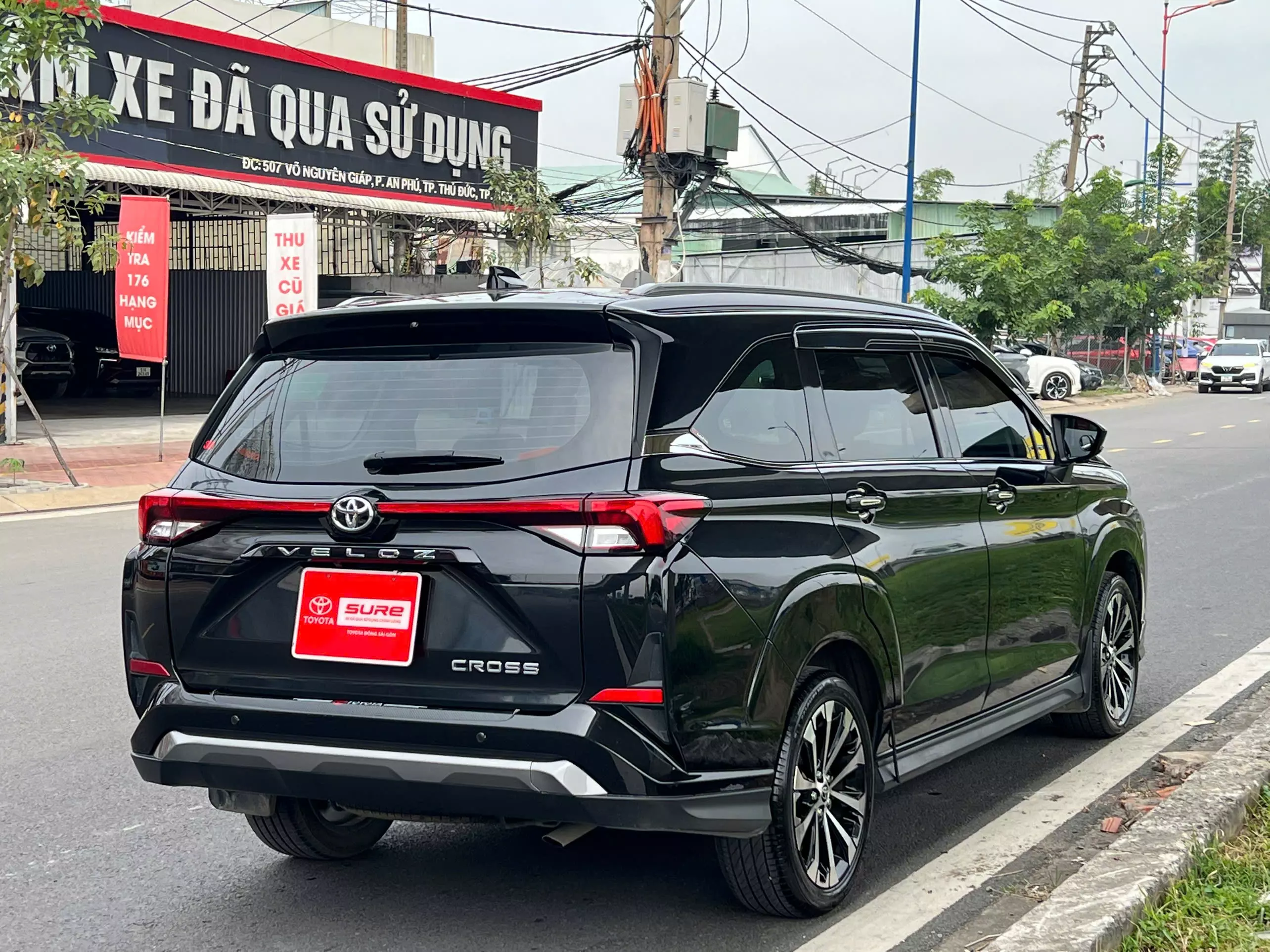 Cần bán Toyota Veloz Cross Veloz top 2024, màu đen-8