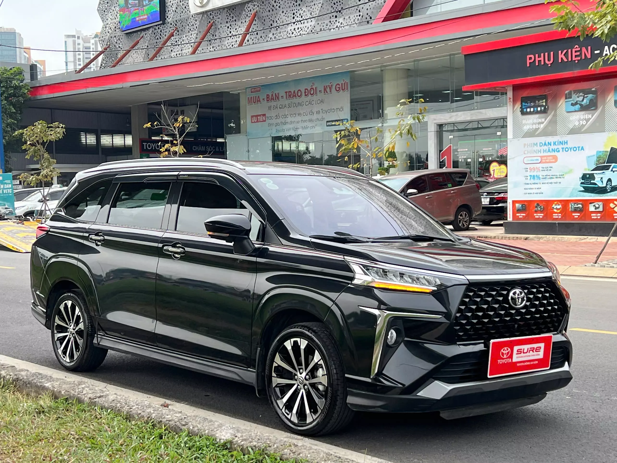 Cần bán Toyota Veloz Cross Veloz top 2024, màu đen-9