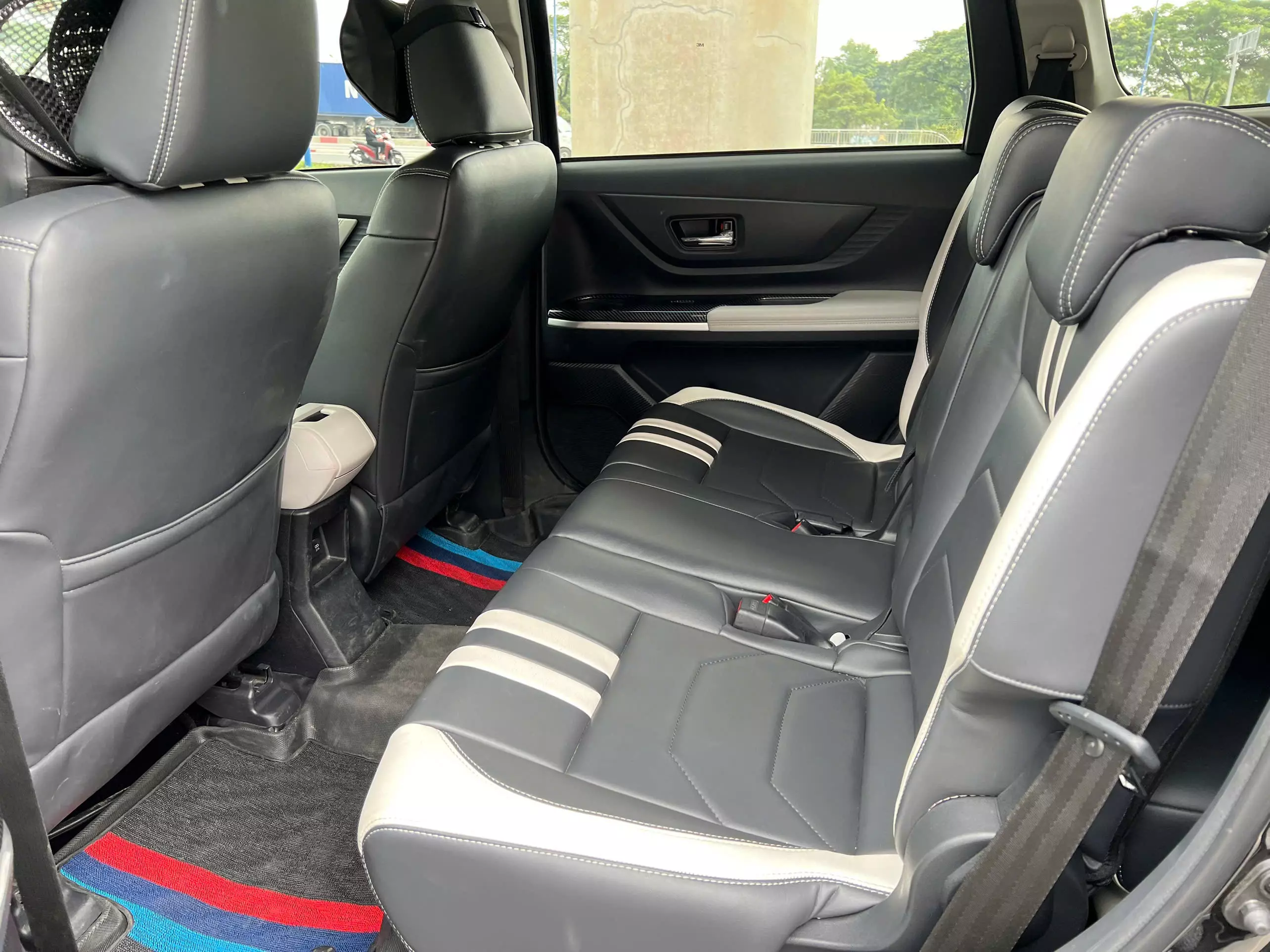 Cần bán Toyota Veloz Cross Veloz top 2024, màu đen-10