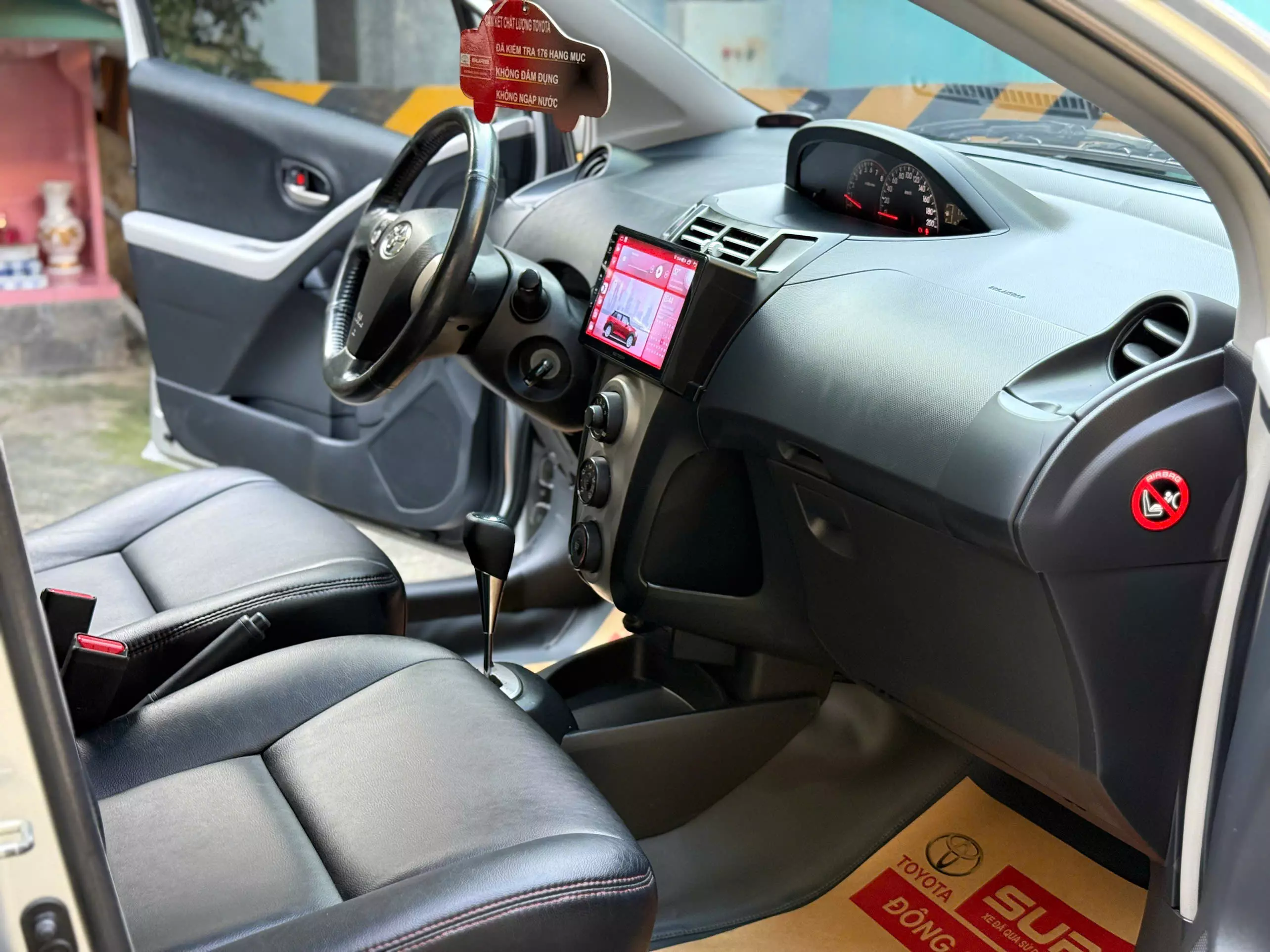 Toyota Yaris 1.5G AT 2011-5