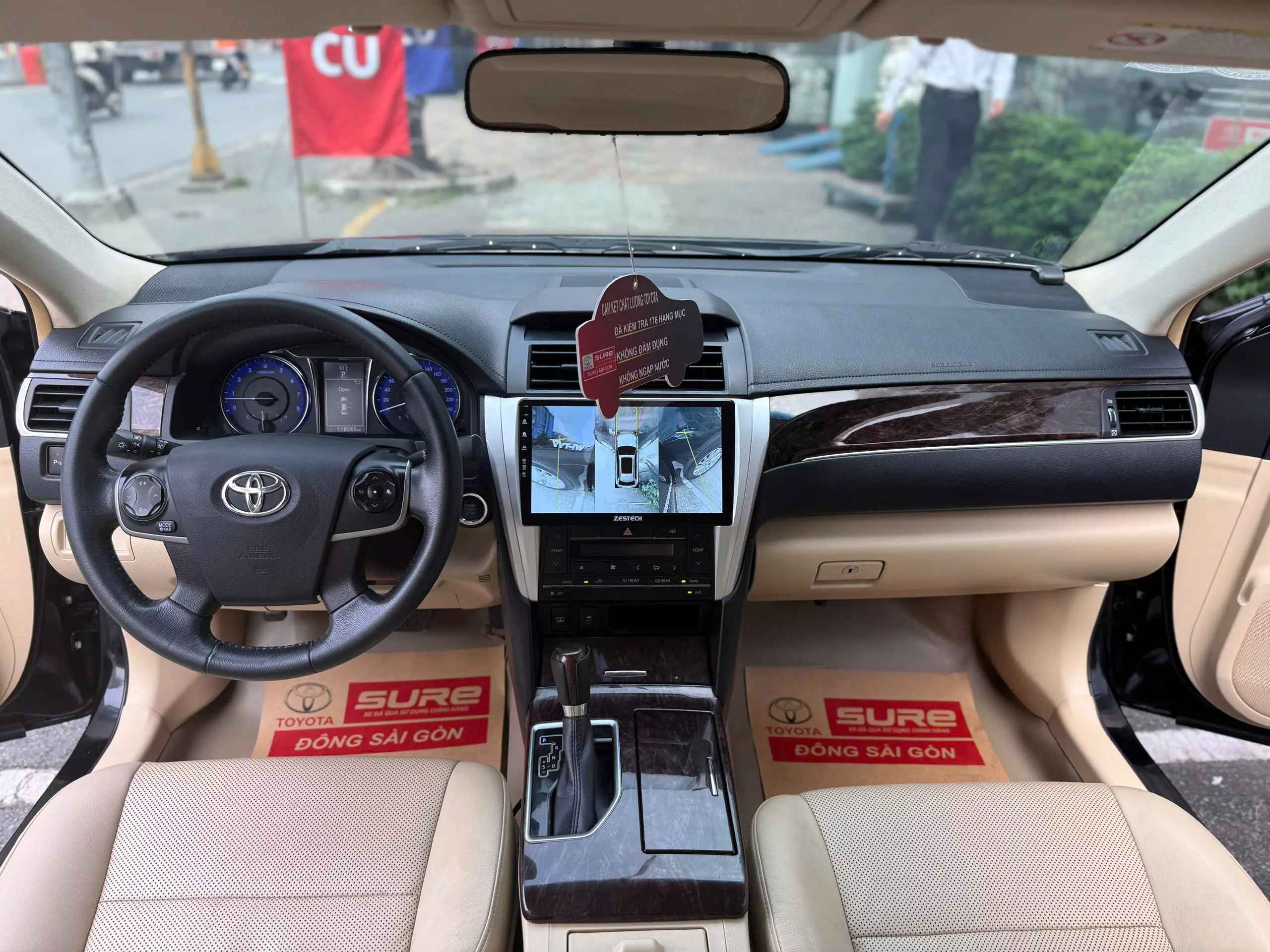 Toyota Camry 2.0E 2017-9
