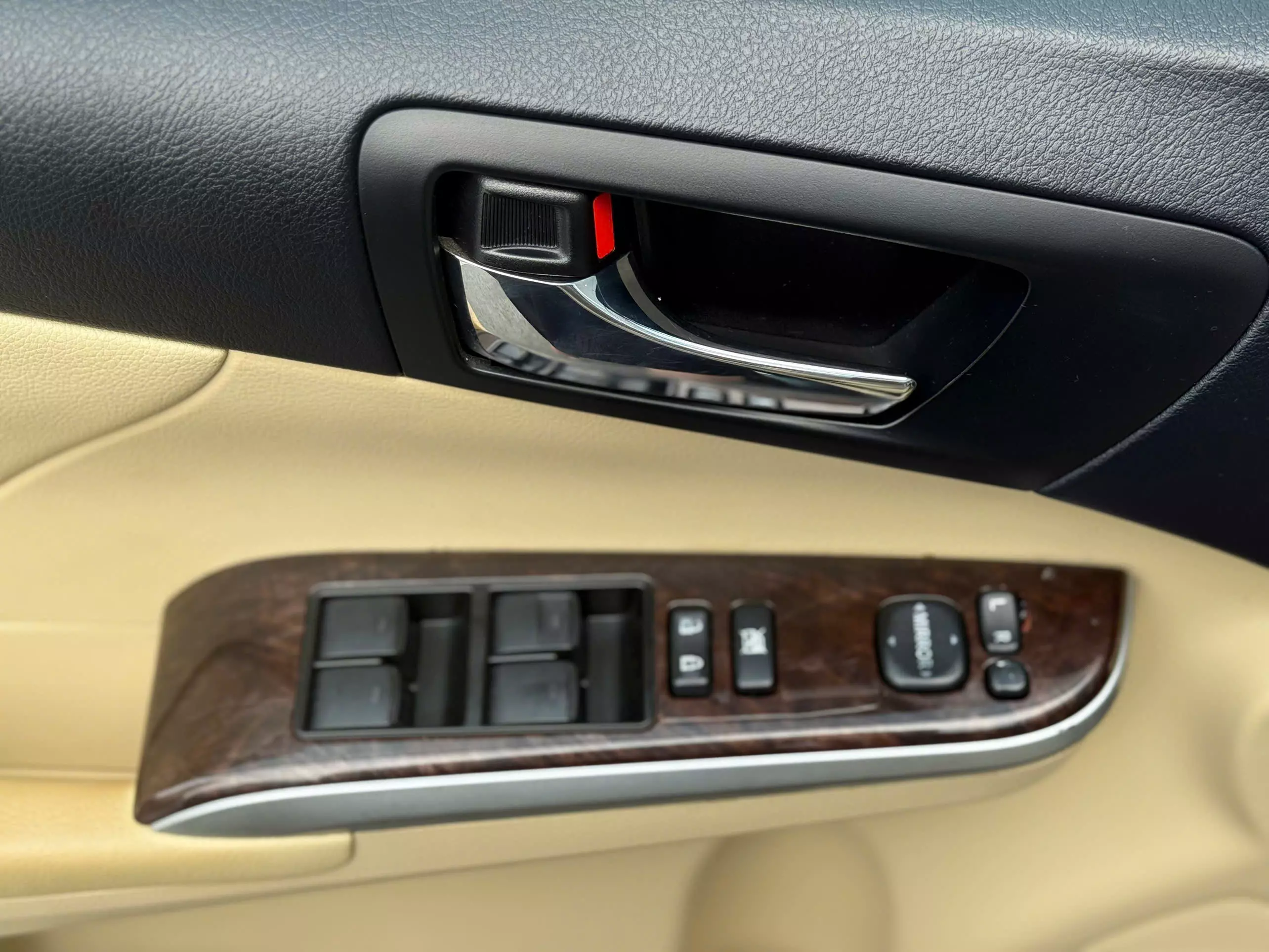 Toyota Camry 2.0E 2017-12