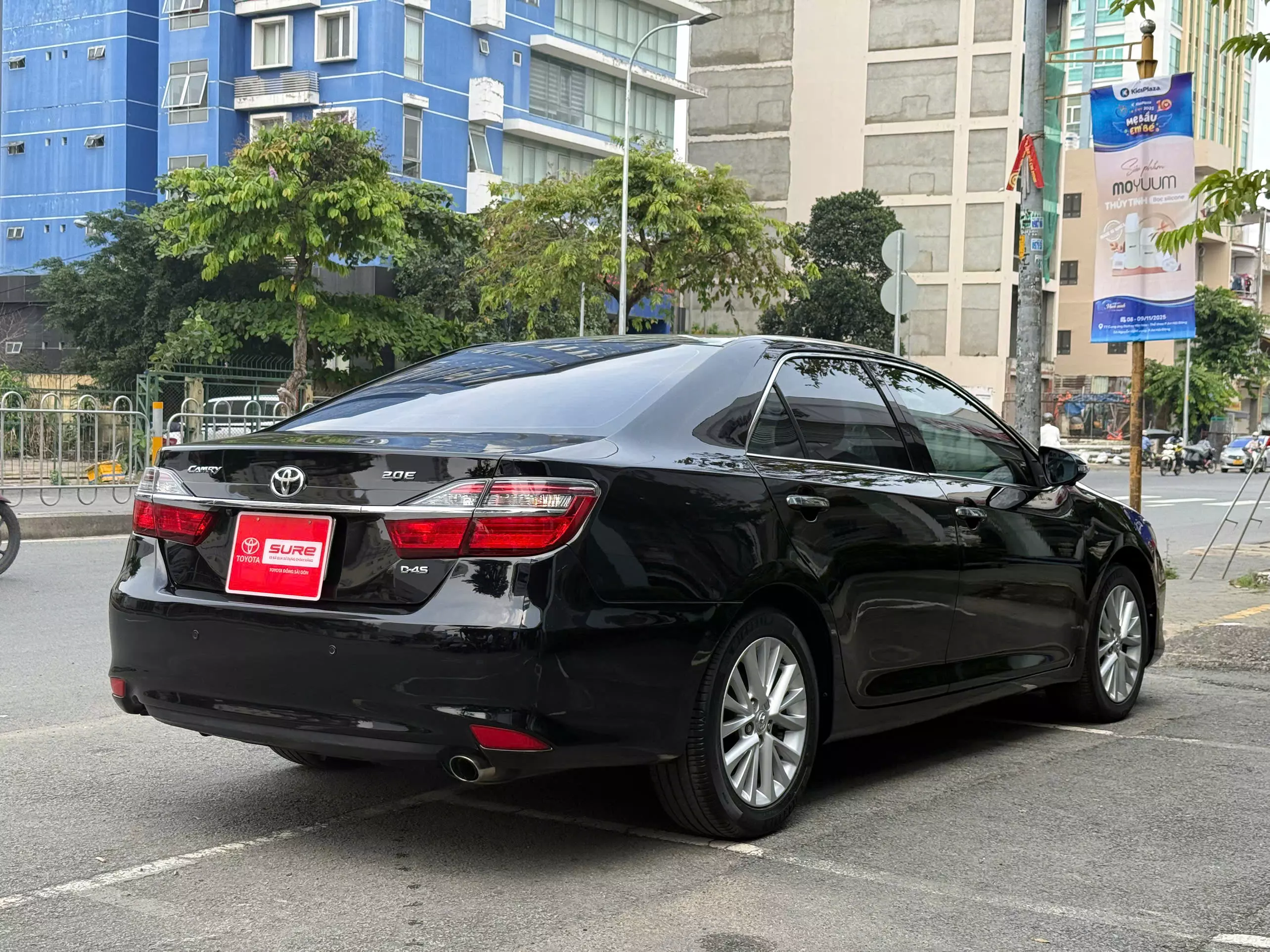 Toyota Camry 2.0E 2017-14