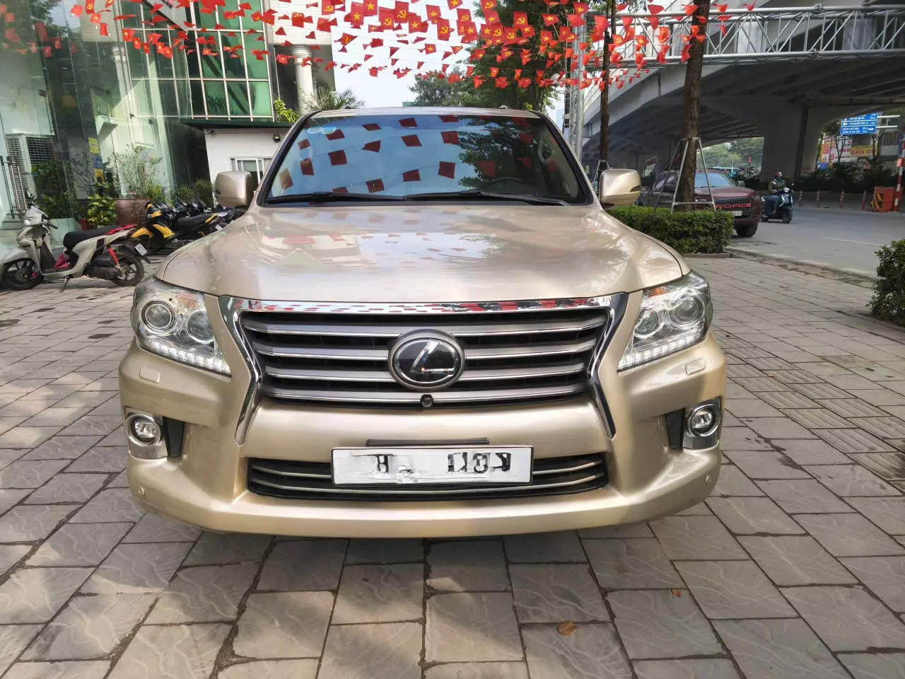 Bán xe Lexus LX 570 2014, màu vàng, nhập khẩu Thị trường mỹ -0