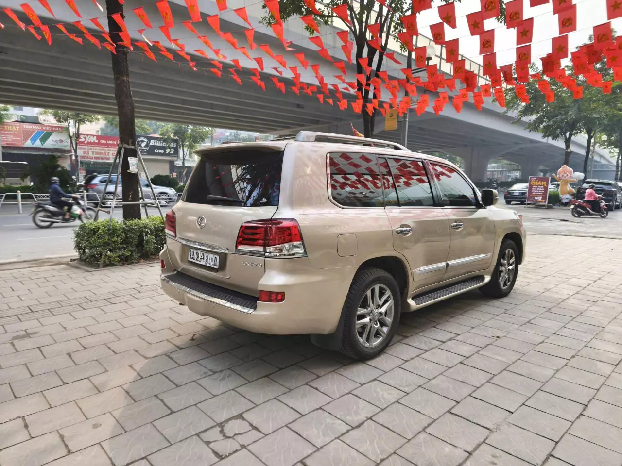 Bán xe Lexus LX 570 2014, màu vàng, nhập khẩu Thị trường mỹ -3