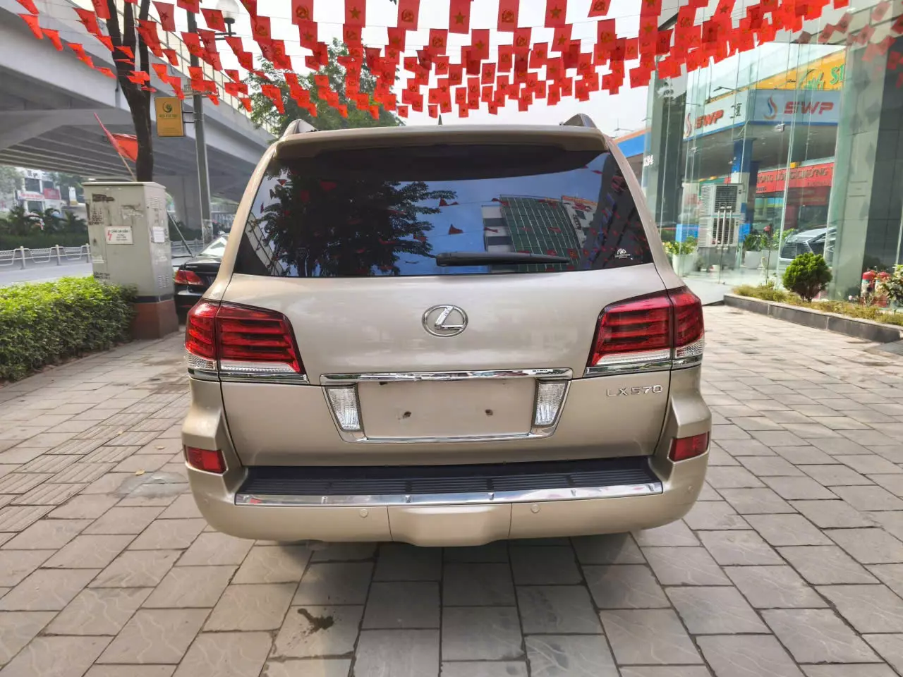 Bán xe Lexus LX 570 2014, màu vàng, nhập khẩu Thị trường mỹ -1