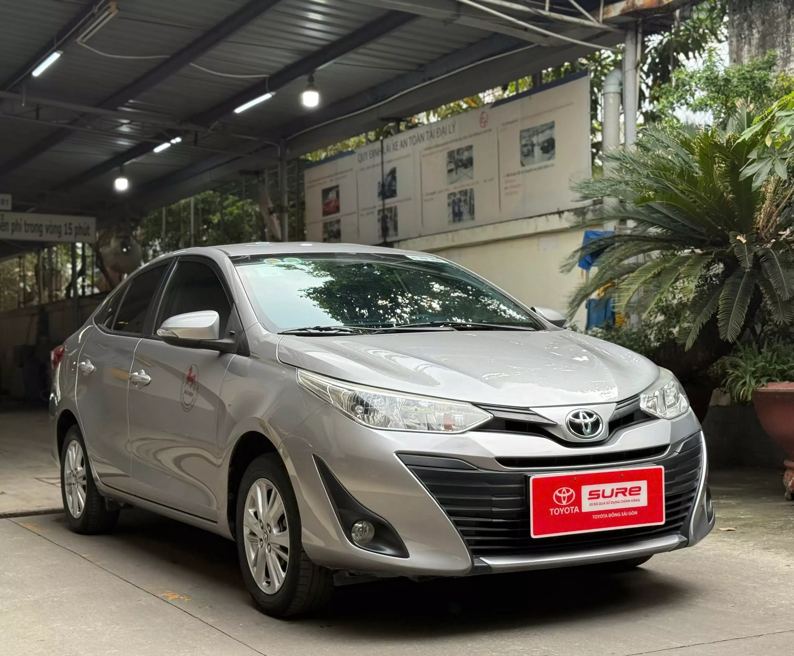 Cần bán xe Toyota Vios 1.5 E MT 2020 2020, màu bạc, giá 325tr-2