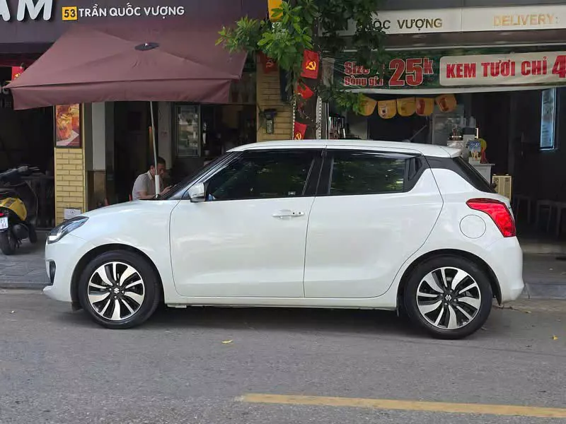 Chính chủ bán xe  Suzuki Swift năm sản xuất 2019 -3
