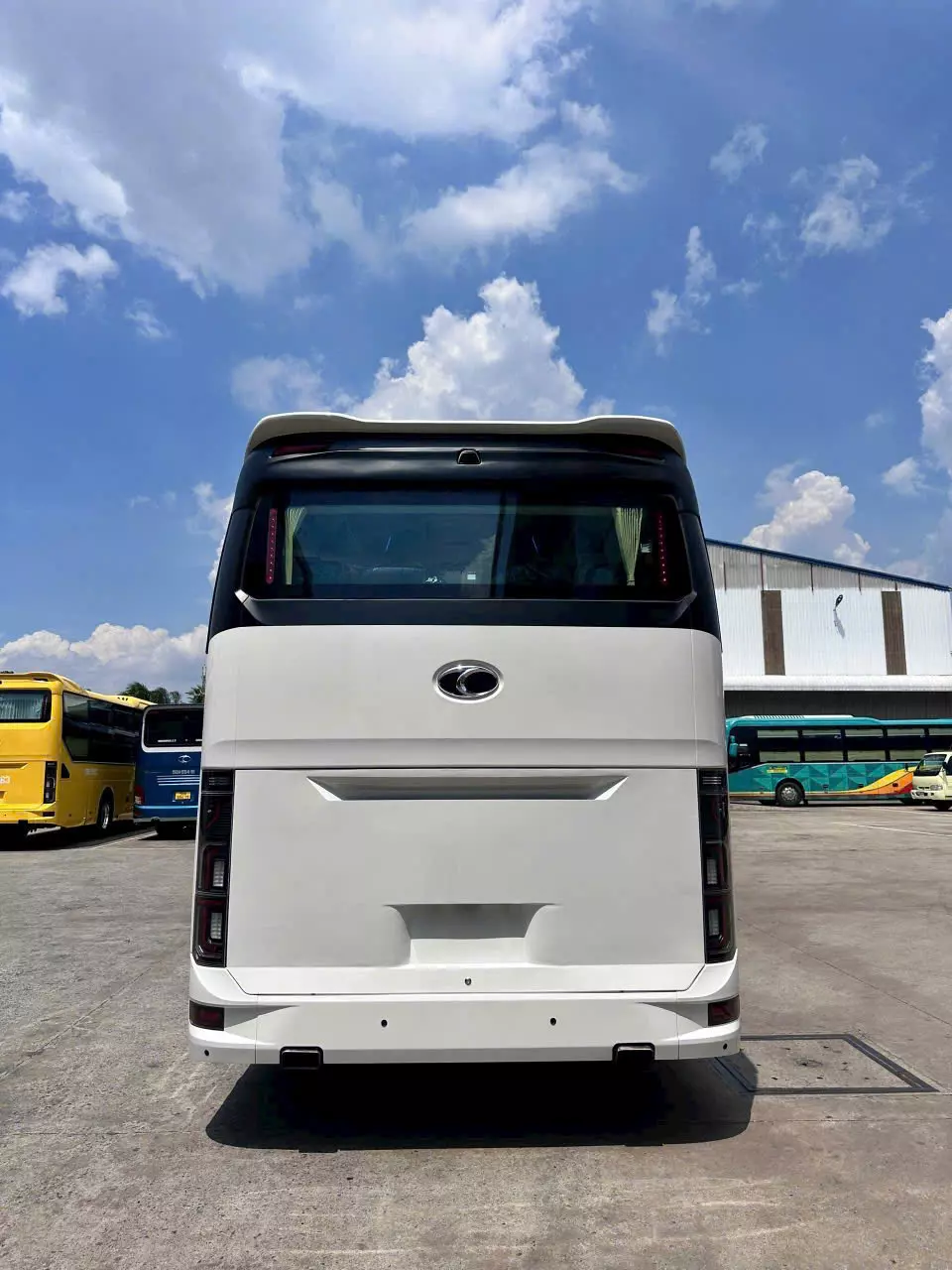 THACO CRUIZER 95S 270Ps – ĐẲNG CẤP XE BUS GHẾ NGỒI THẾ HỆ MỚI 2025  MẠNH MẼ – TIẾT KIỆM – SANG TRỌNG – SINH LỜI BỀN VỮNG-2