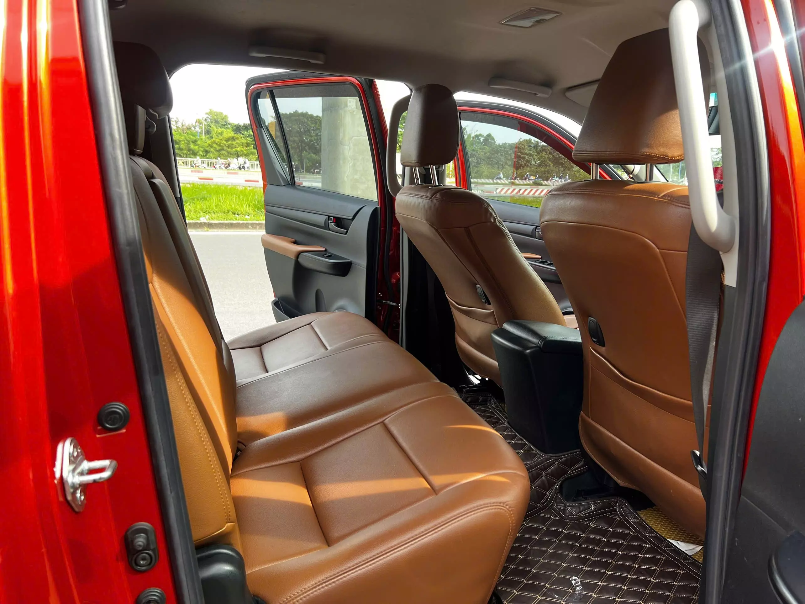 Cần bán lại xe Toyota HILUX 2.4G 4×2 AT 2021, nhập khẩu chính hãng-13