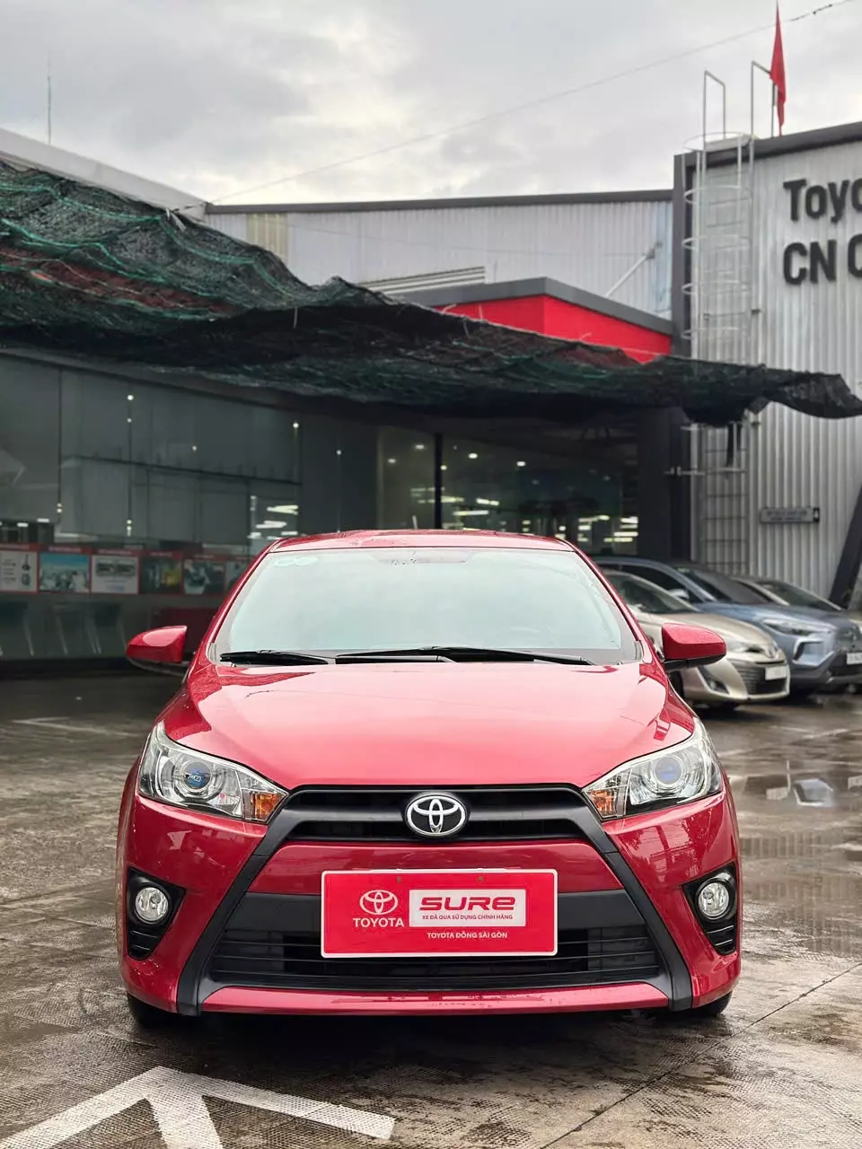Cần bán Toyota Yaris 1.3E 2015, màu đỏ, nhập khẩu chính hãng, giá 350tr-0