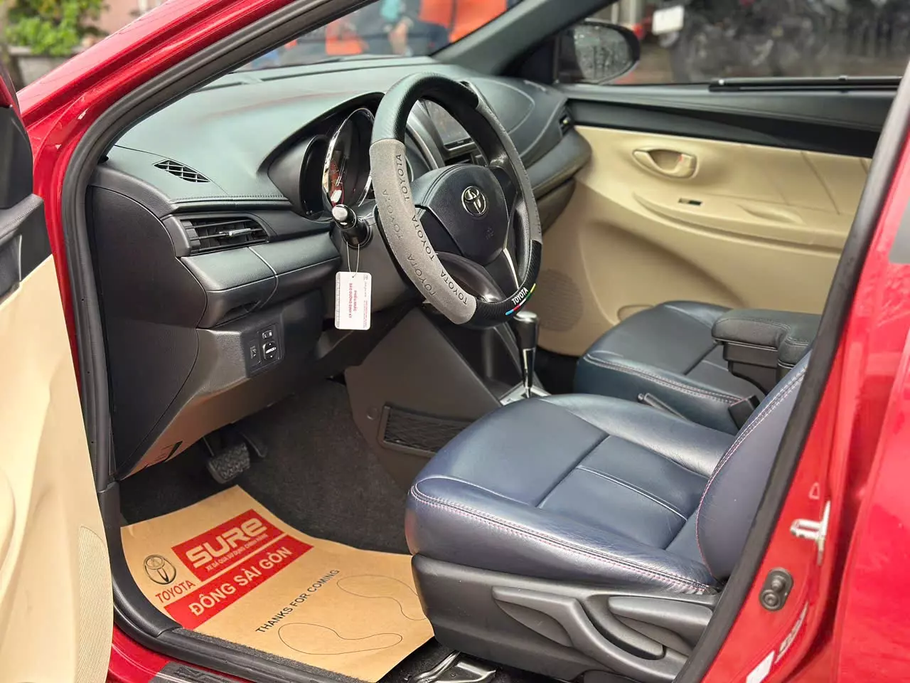 Cần bán Toyota Yaris 1.3E 2015, màu đỏ, nhập khẩu chính hãng, giá 350tr-3