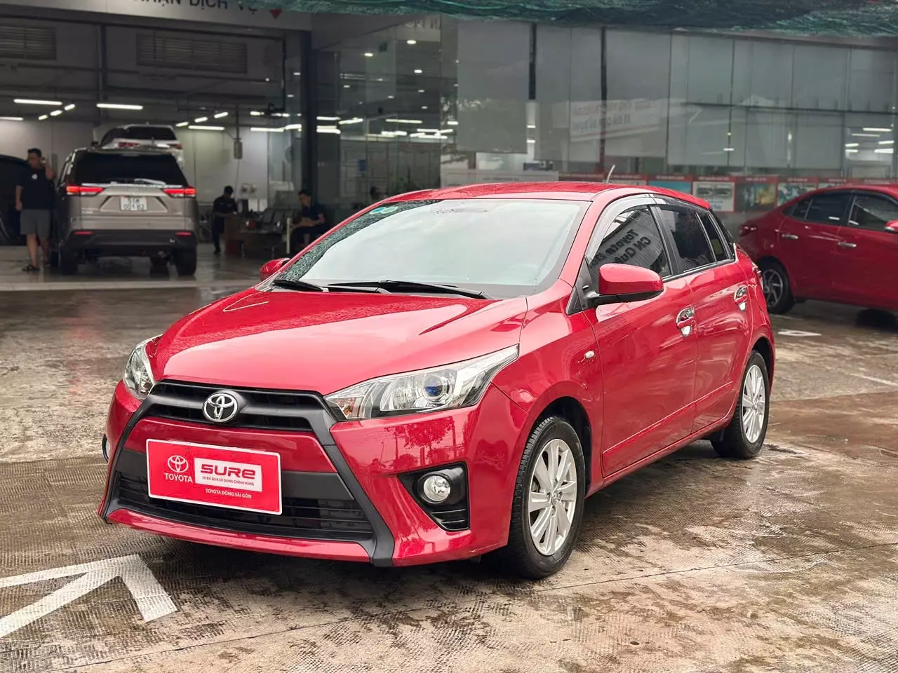 Cần bán Toyota Yaris 1.3E 2015, màu đỏ, nhập khẩu chính hãng, giá 350tr-5